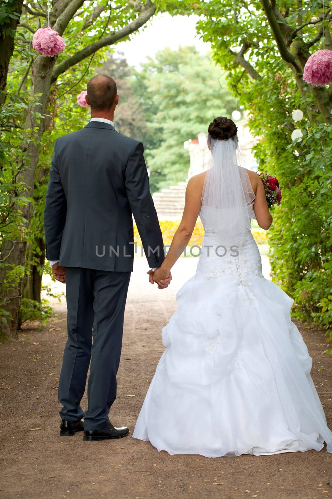 Walk to the wedding