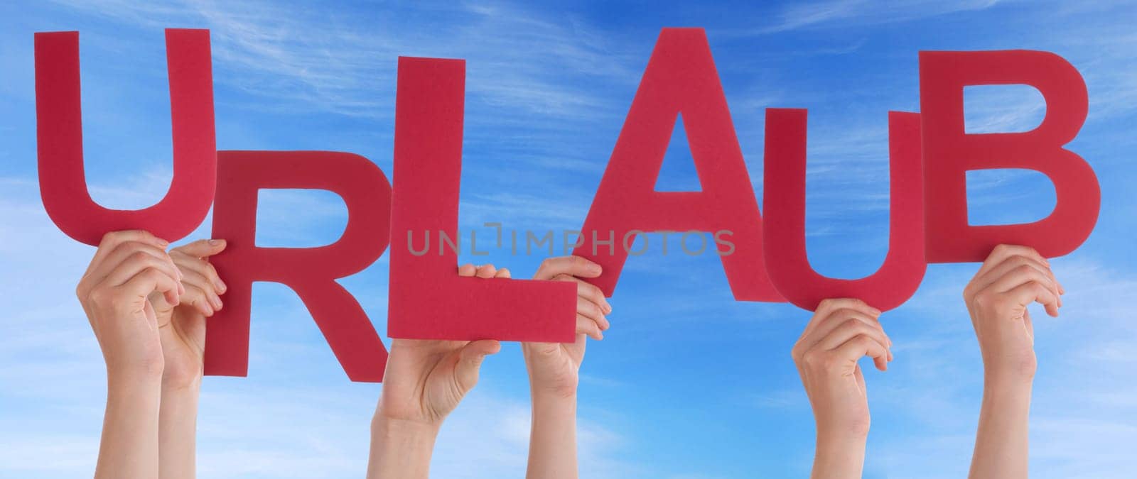 hands holding urlaub