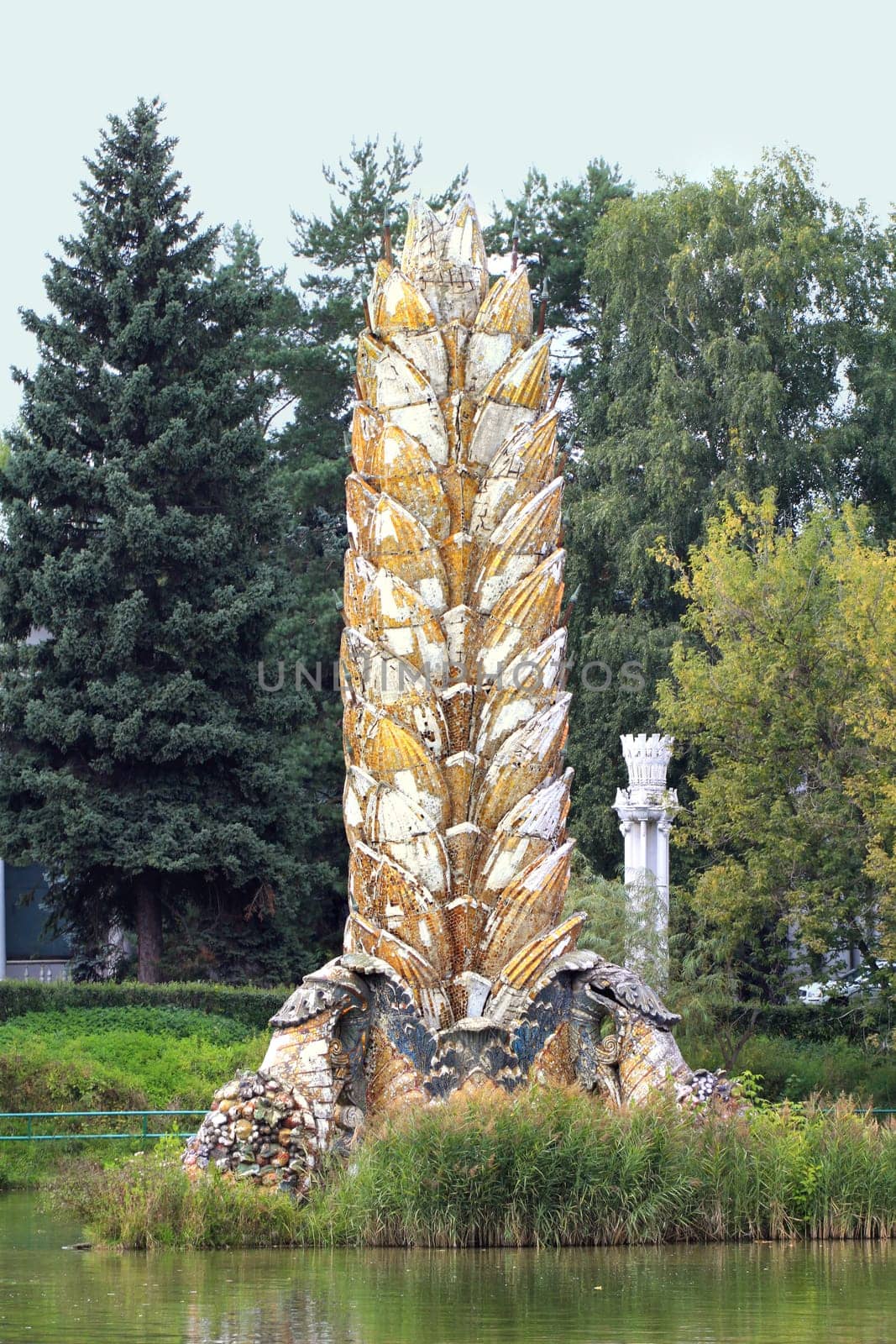Fountain spike in Moscow at the Exhibition of Economic Achievements Exhibition