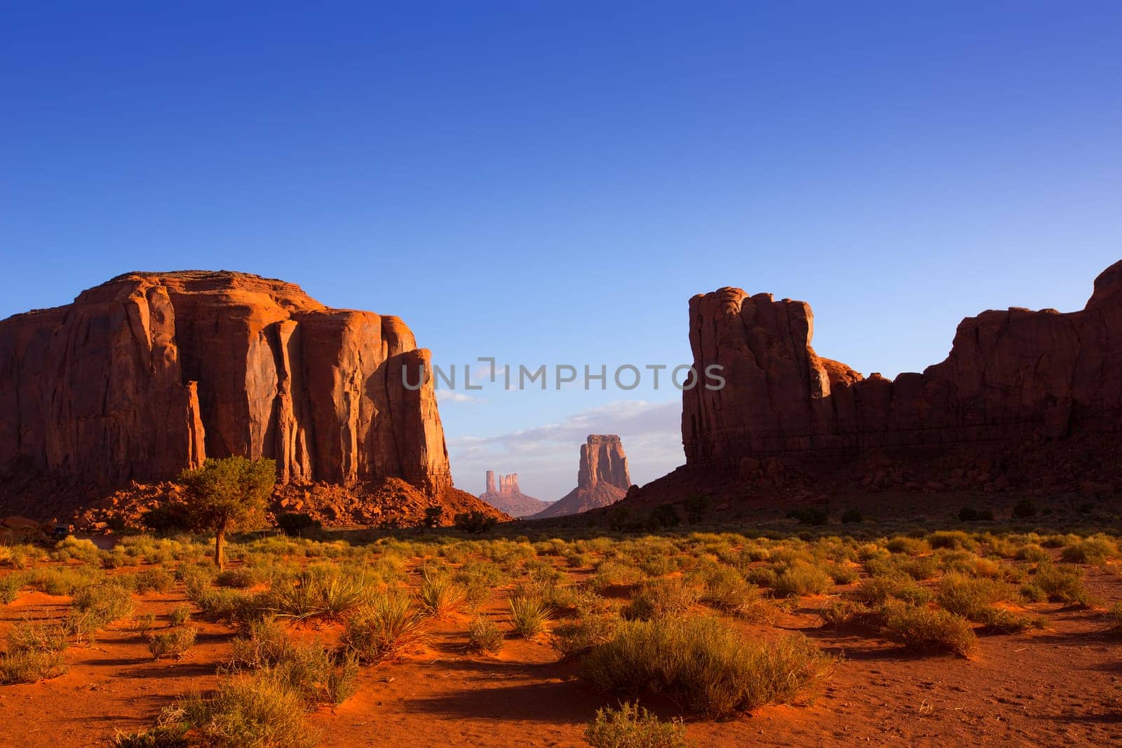 Monument Valley North Window view sunrise light Utah