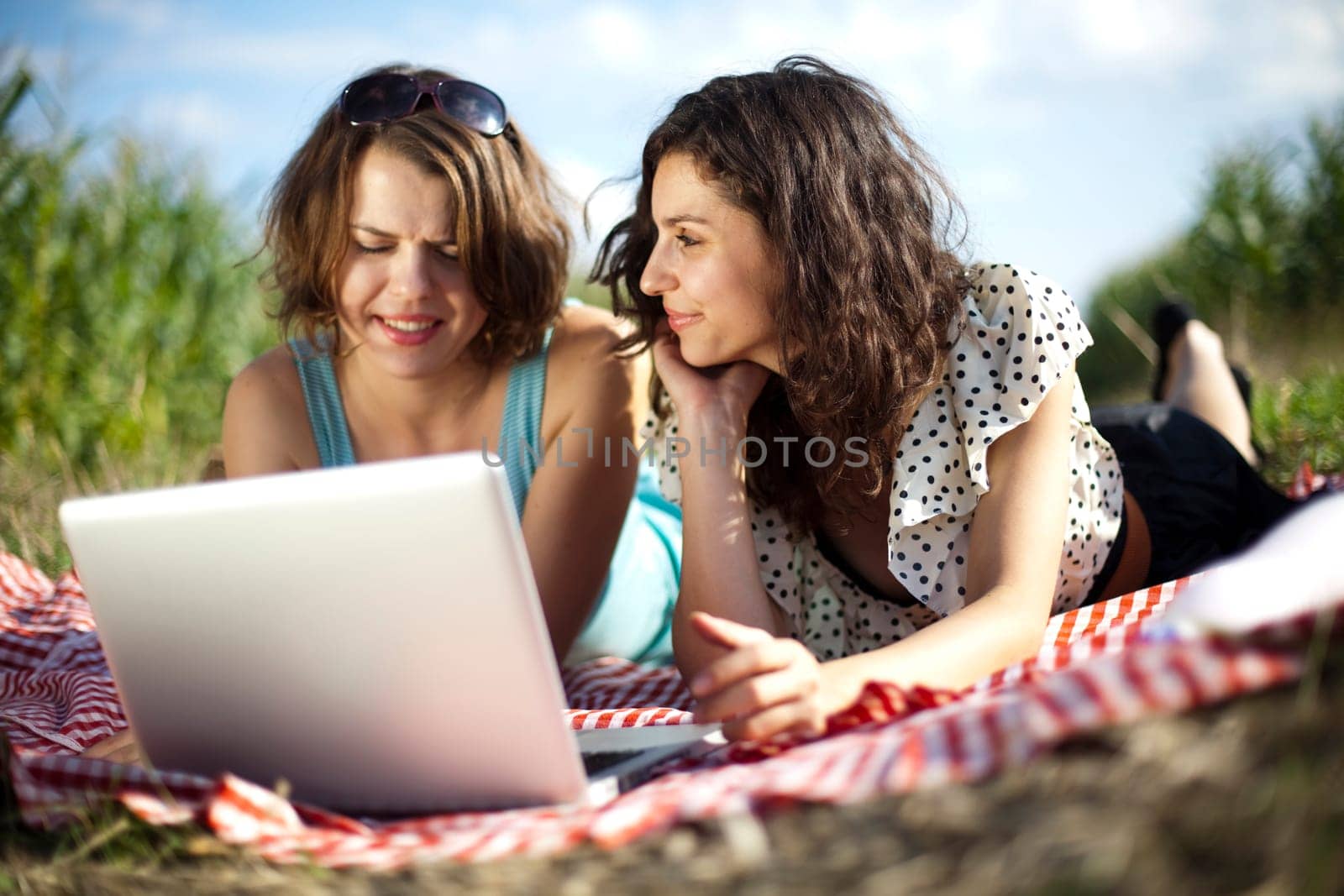 Girlfriends on picnic