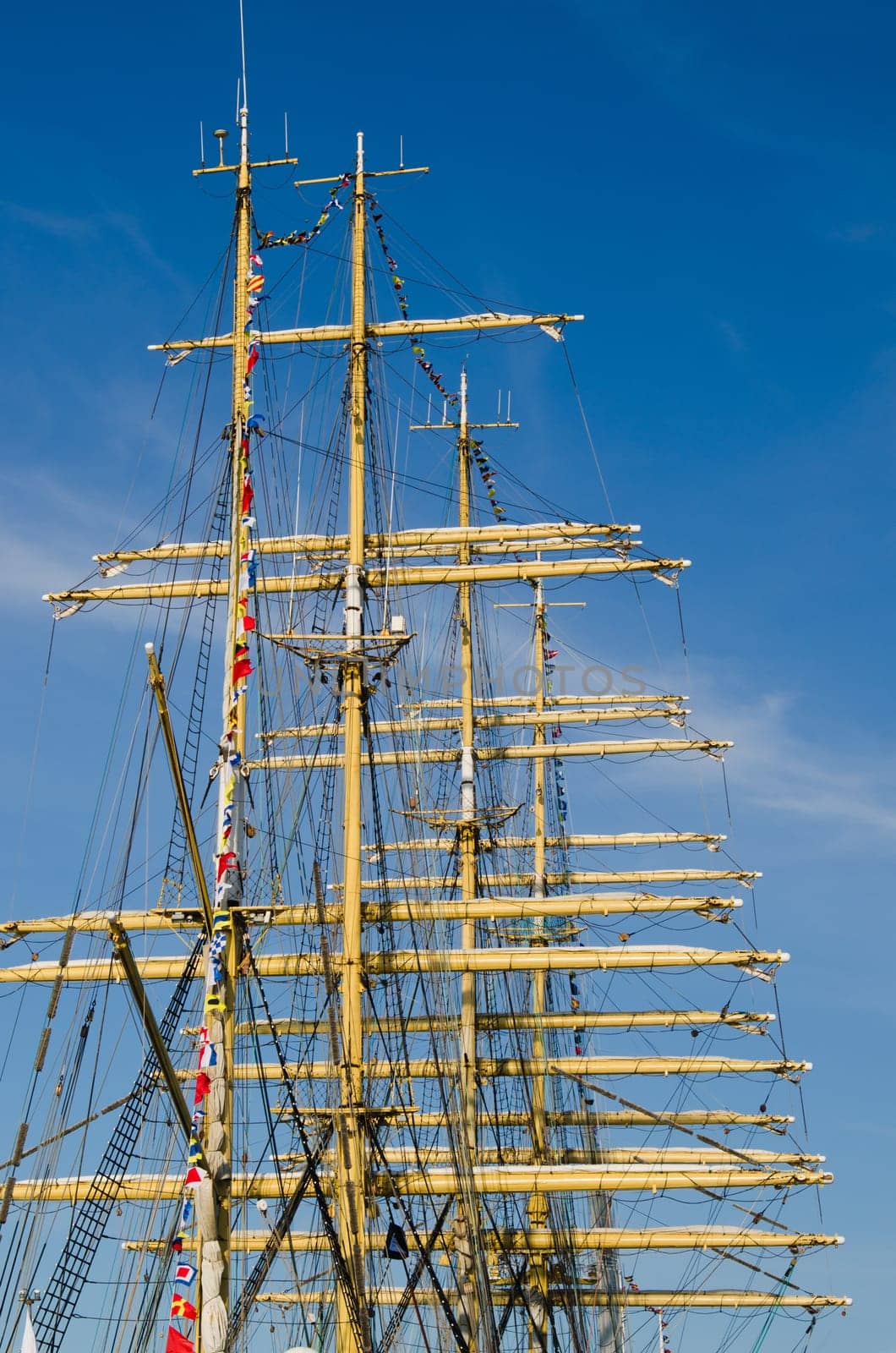 Mast with sails of an old sailing vessel