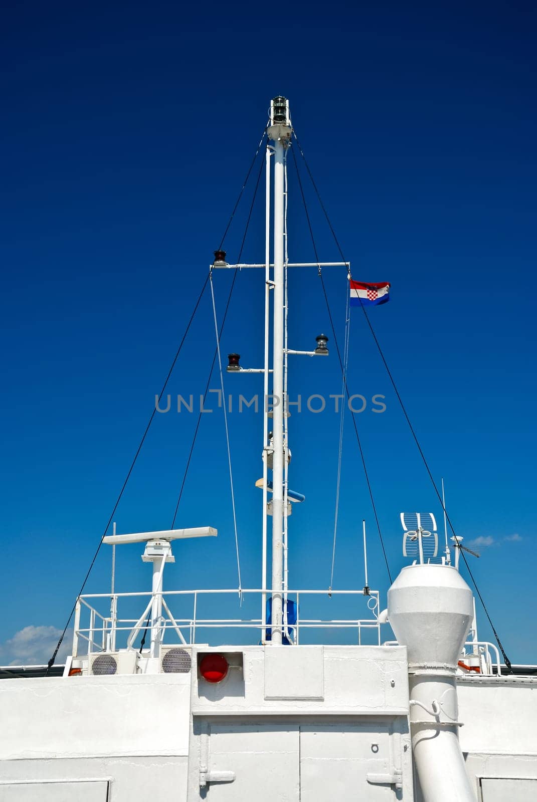 Mast on cruise ship