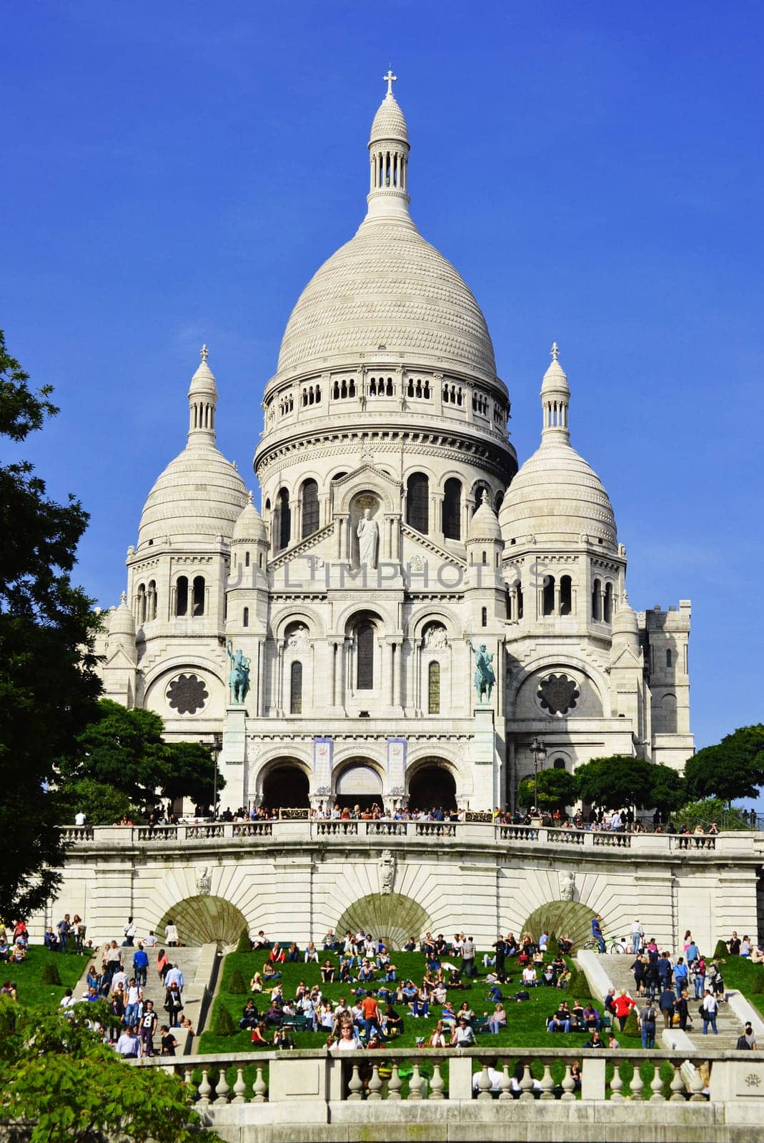 Basilica Sacre Coeur (Sacred Heart of Jesus) on Montmartre in Paris, France.