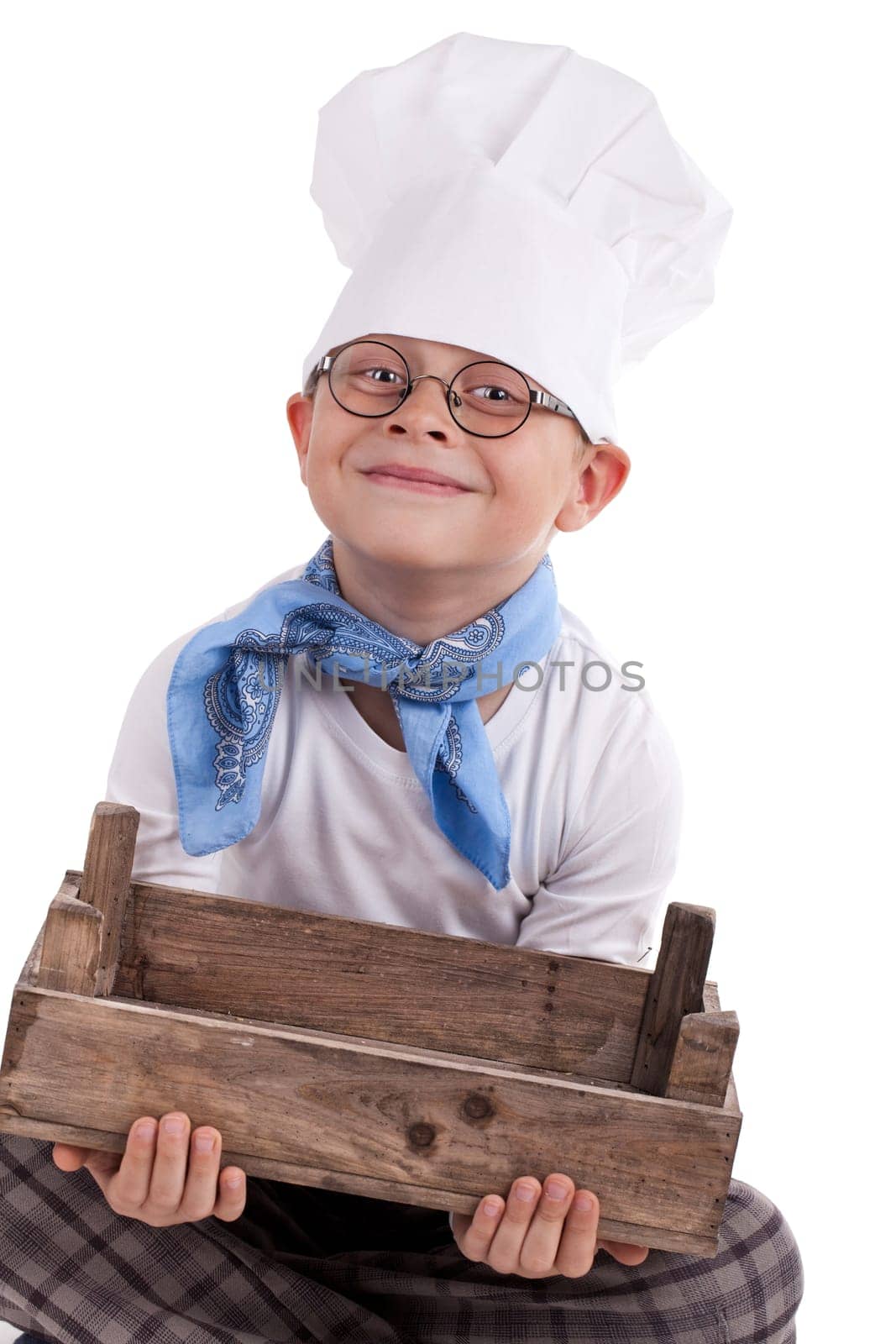 small cook with wooden box
