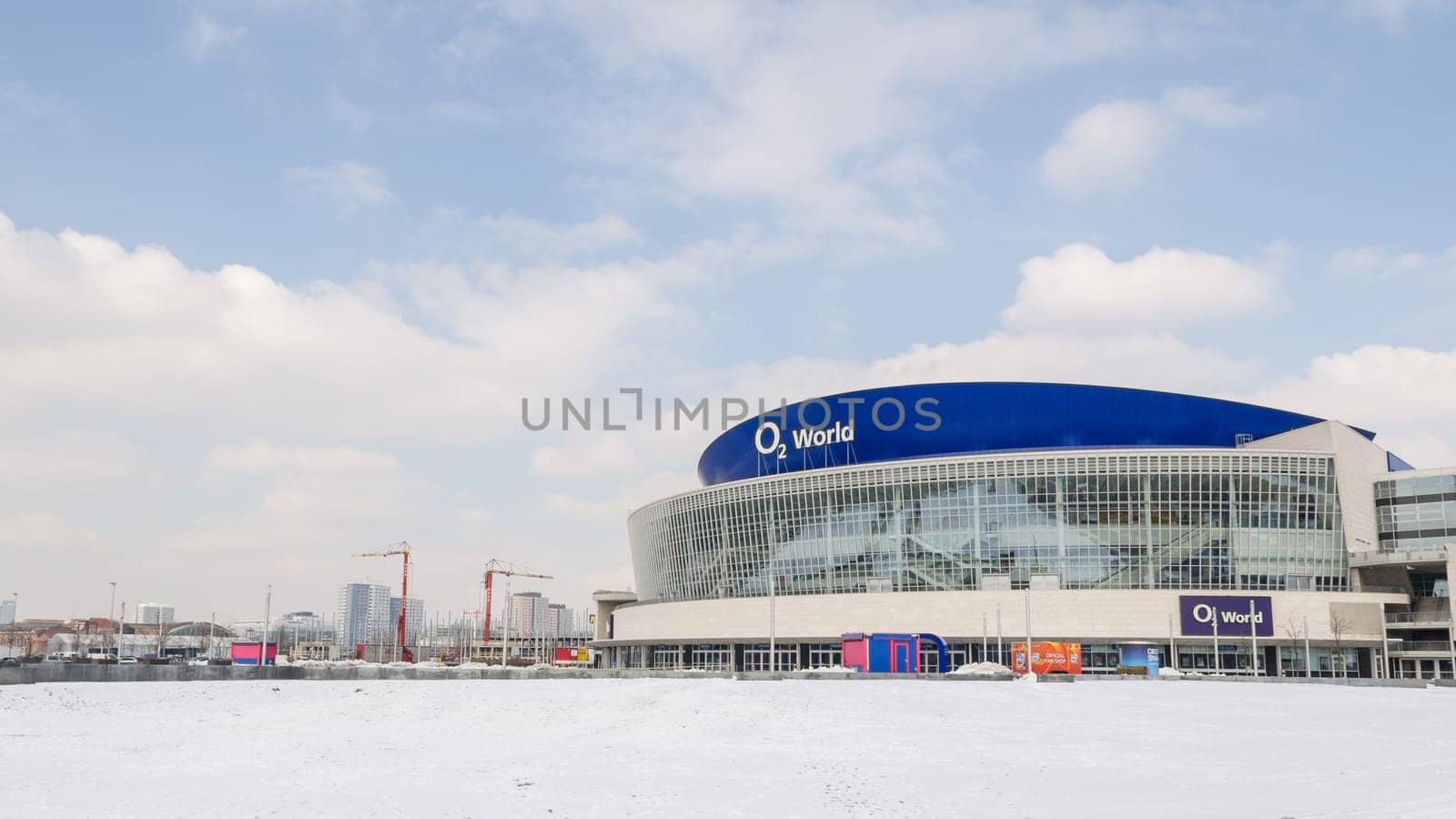 O2 World - is a multi-use indoor arena with a capacity of 17,000 people. The LED construction grid on the facade of the arena will be equipped with more than 300,000 LED clusters.