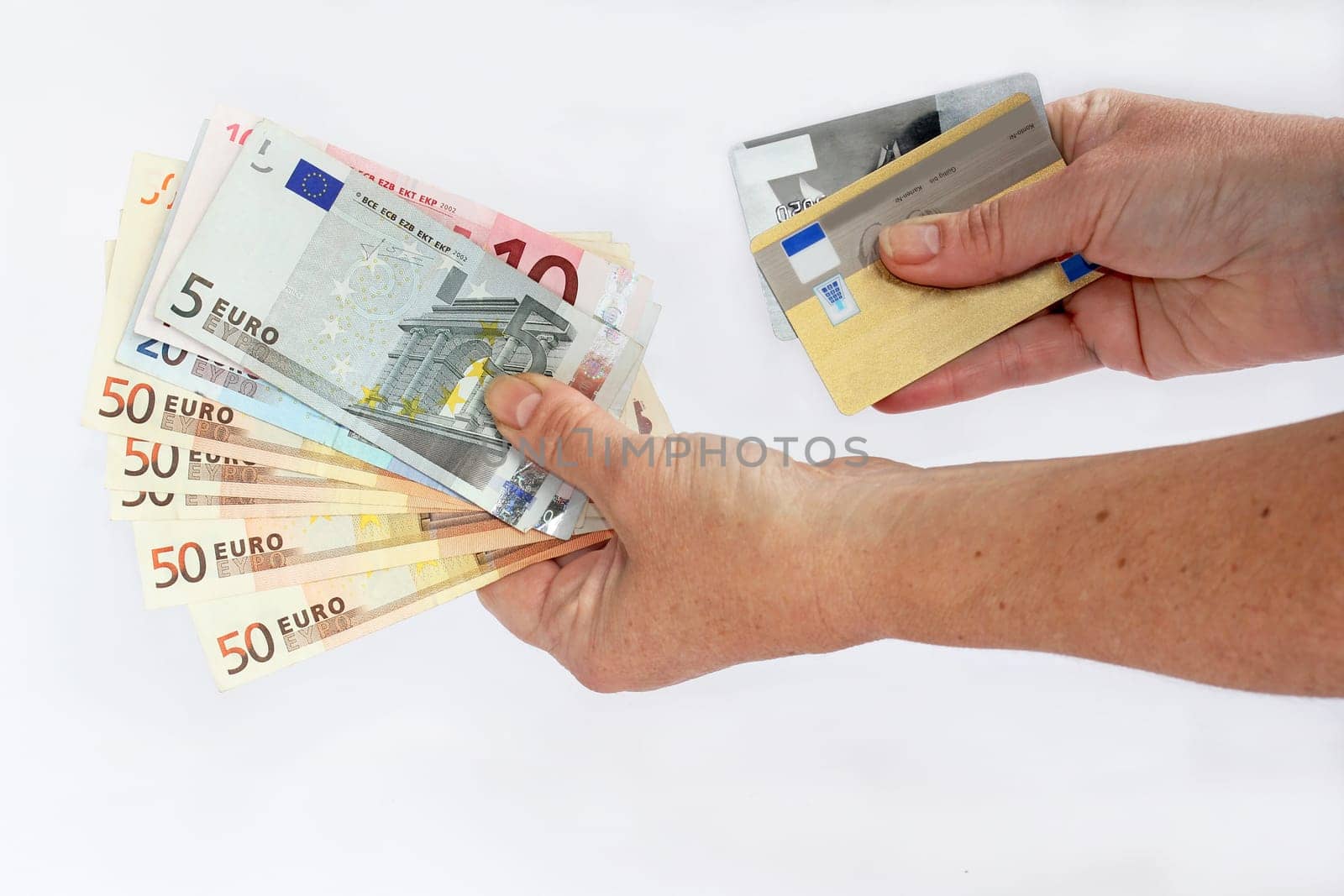 Payment with cash or credit cards