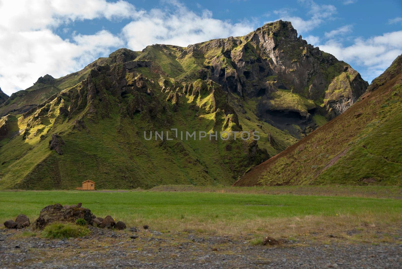 mountains and sky in the Icelandic landscape