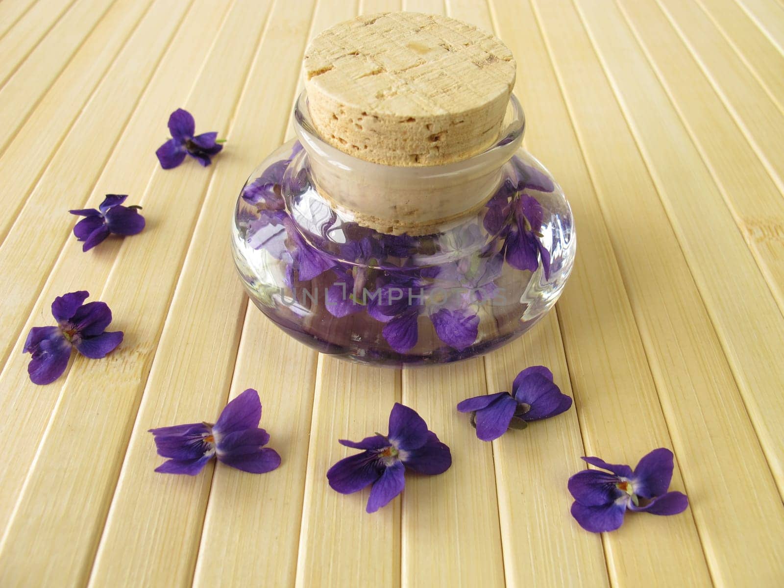 Violet scent