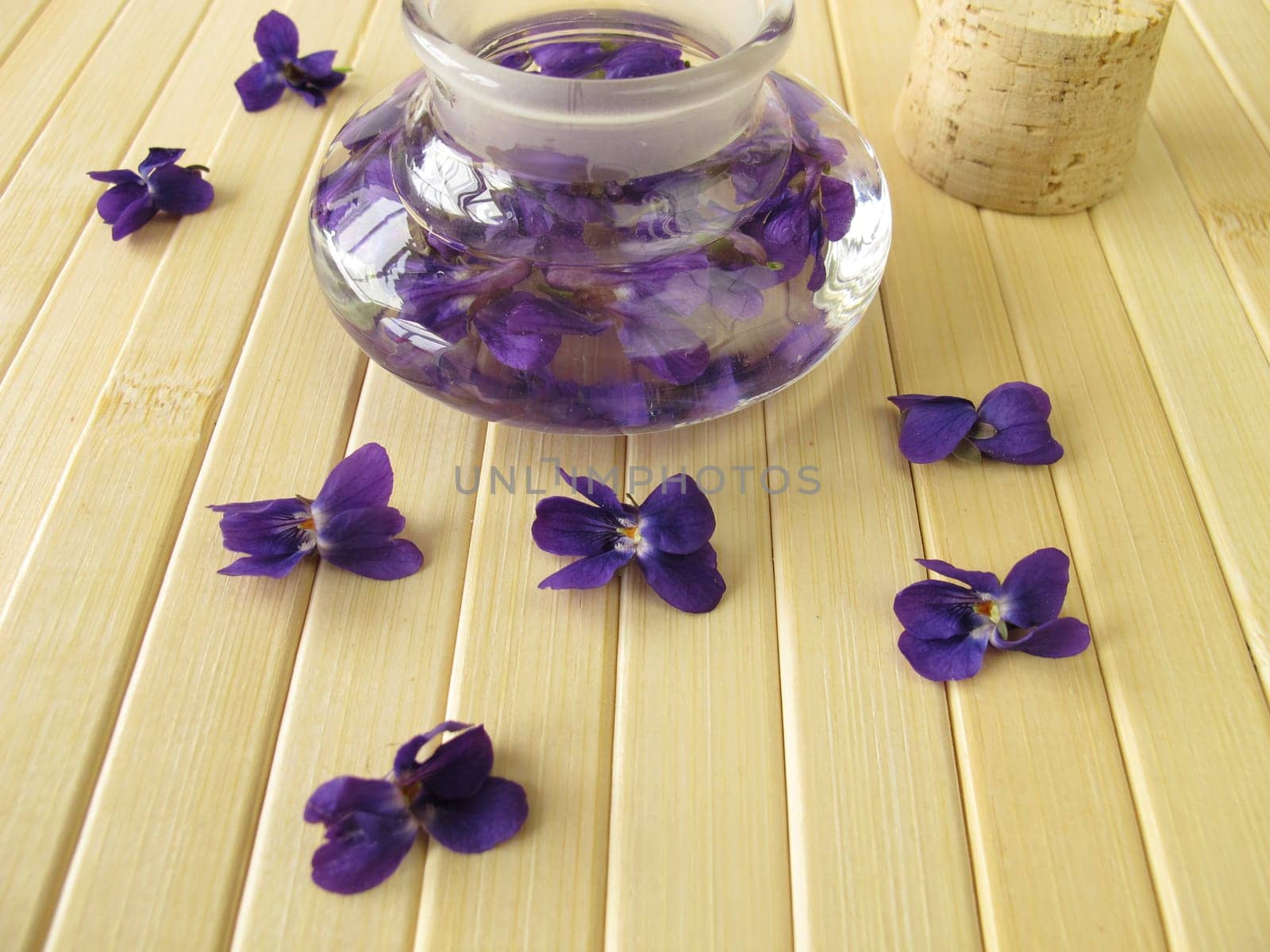 Violet scent