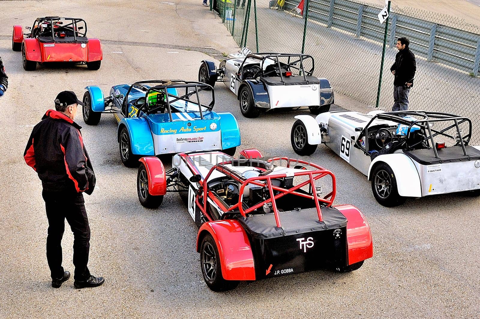 chases of Caterham on the circuit of the Cevennes with Ales in the French department of Gard the May 24th and 25th, 2013. on the starting line before the race