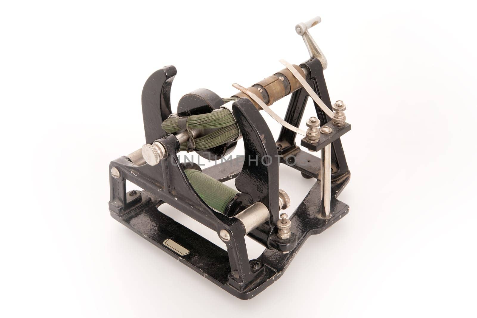 AC DC electromagnetic manual motor generator for educational purposes