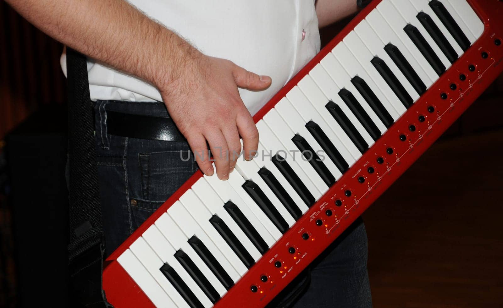 Play keyboard