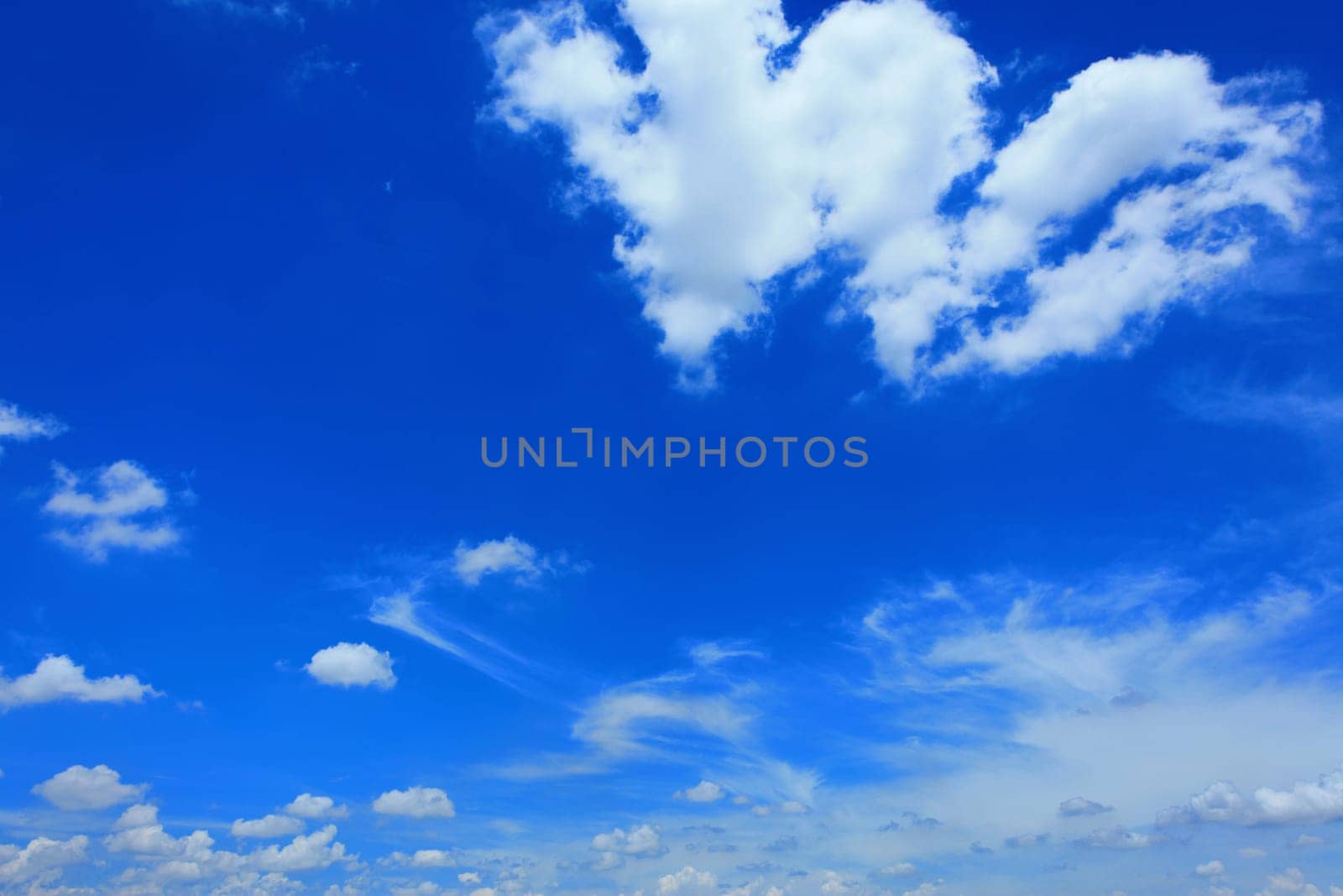 Clouds and sky, Clouds is heart symbo