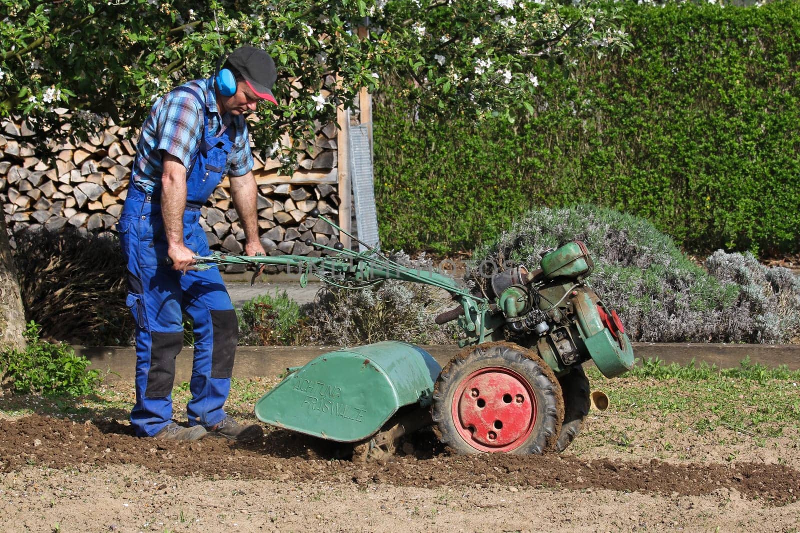 Rotary hoe,tillage with milling machine
