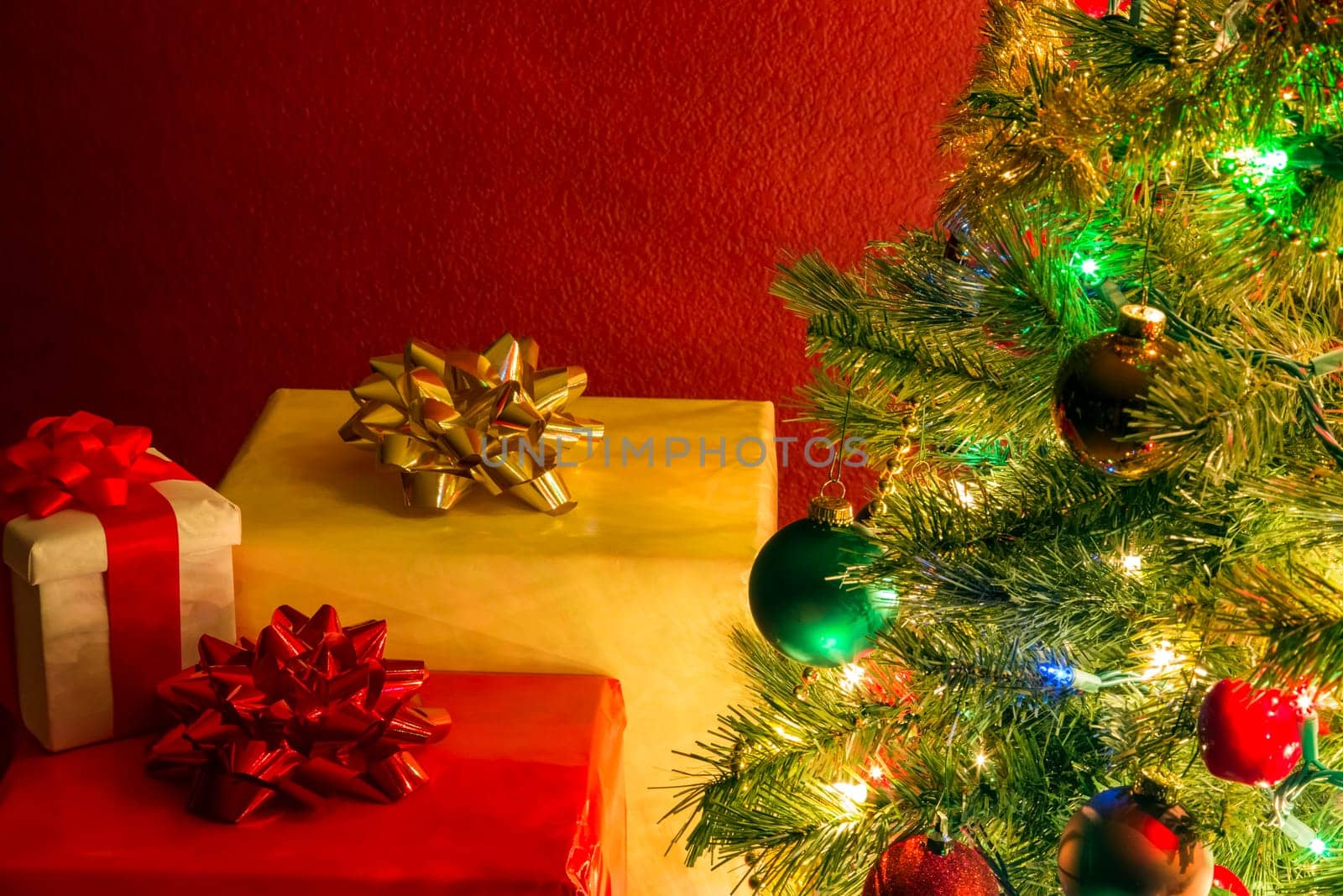 christmas tree with presents