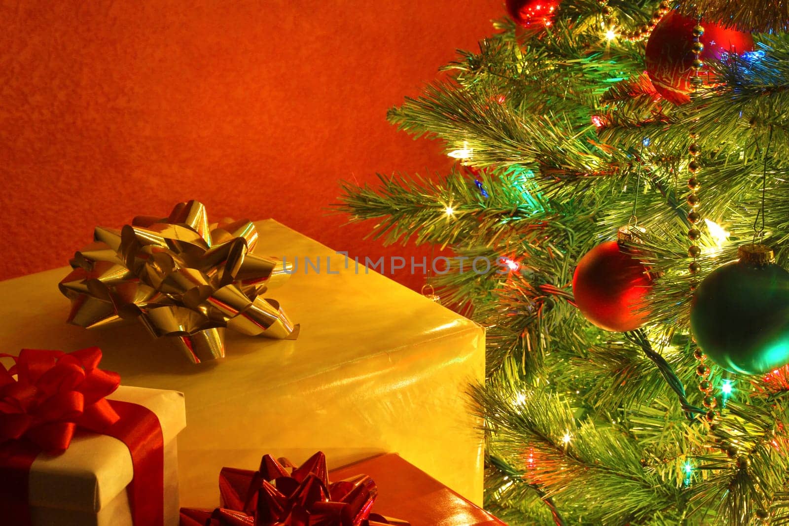 christmas tree with presents