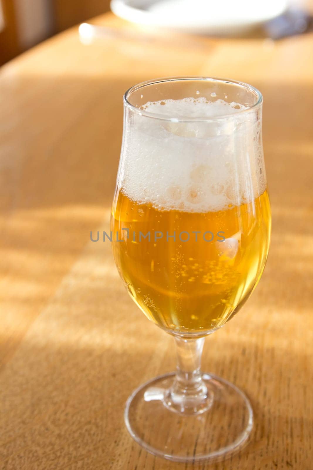 ((beer glas) or (beer bottle) or (beer and drink) or (beer and enjoy)) without cocktail