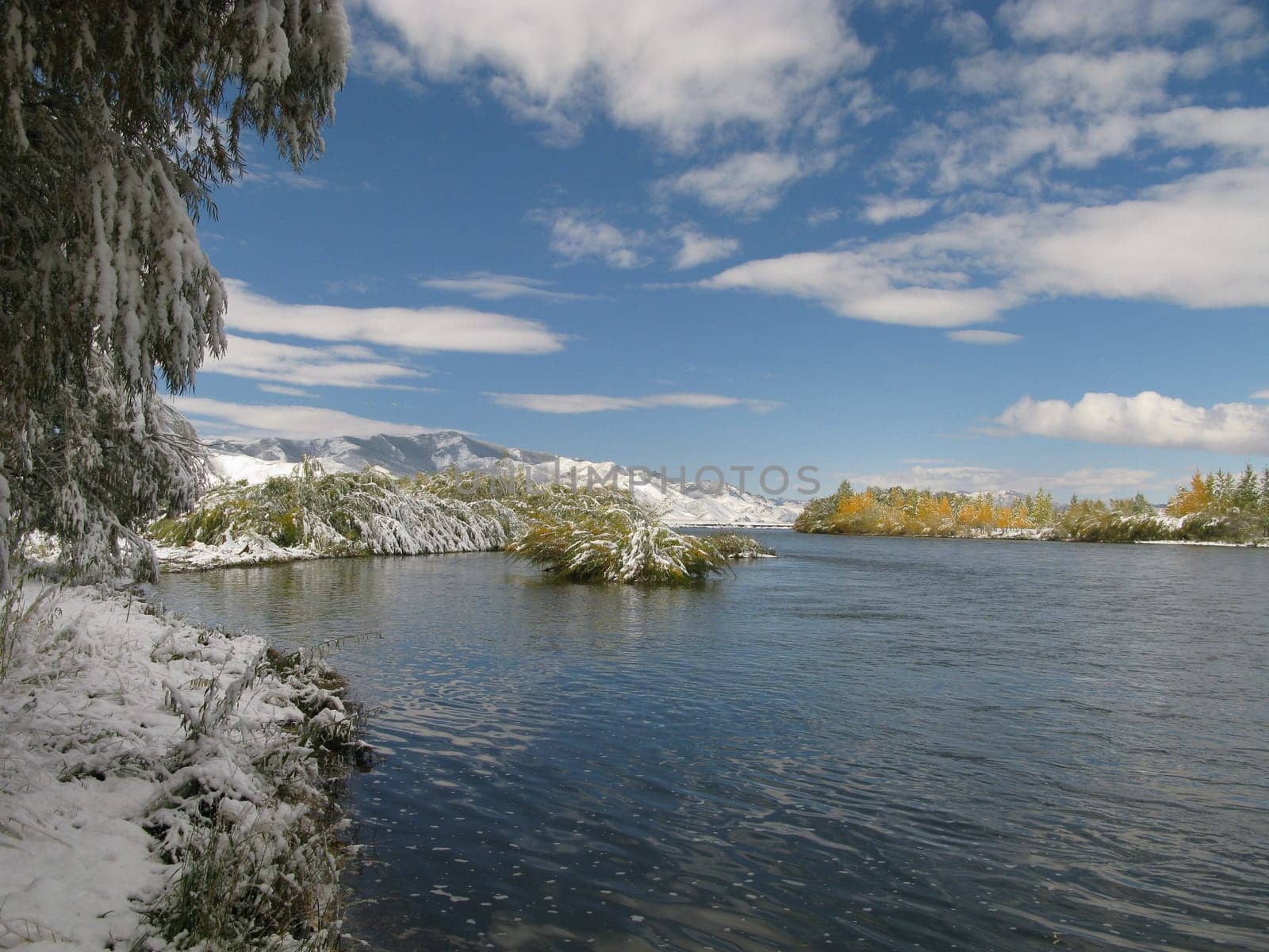 Selenge river - winter time, Mongolia
