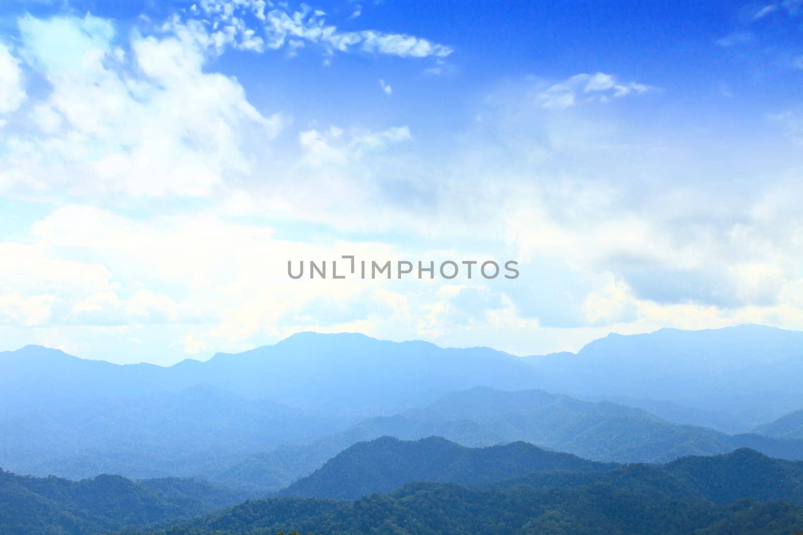 Views of the valley to the high peaks of 1200 meters in the national park