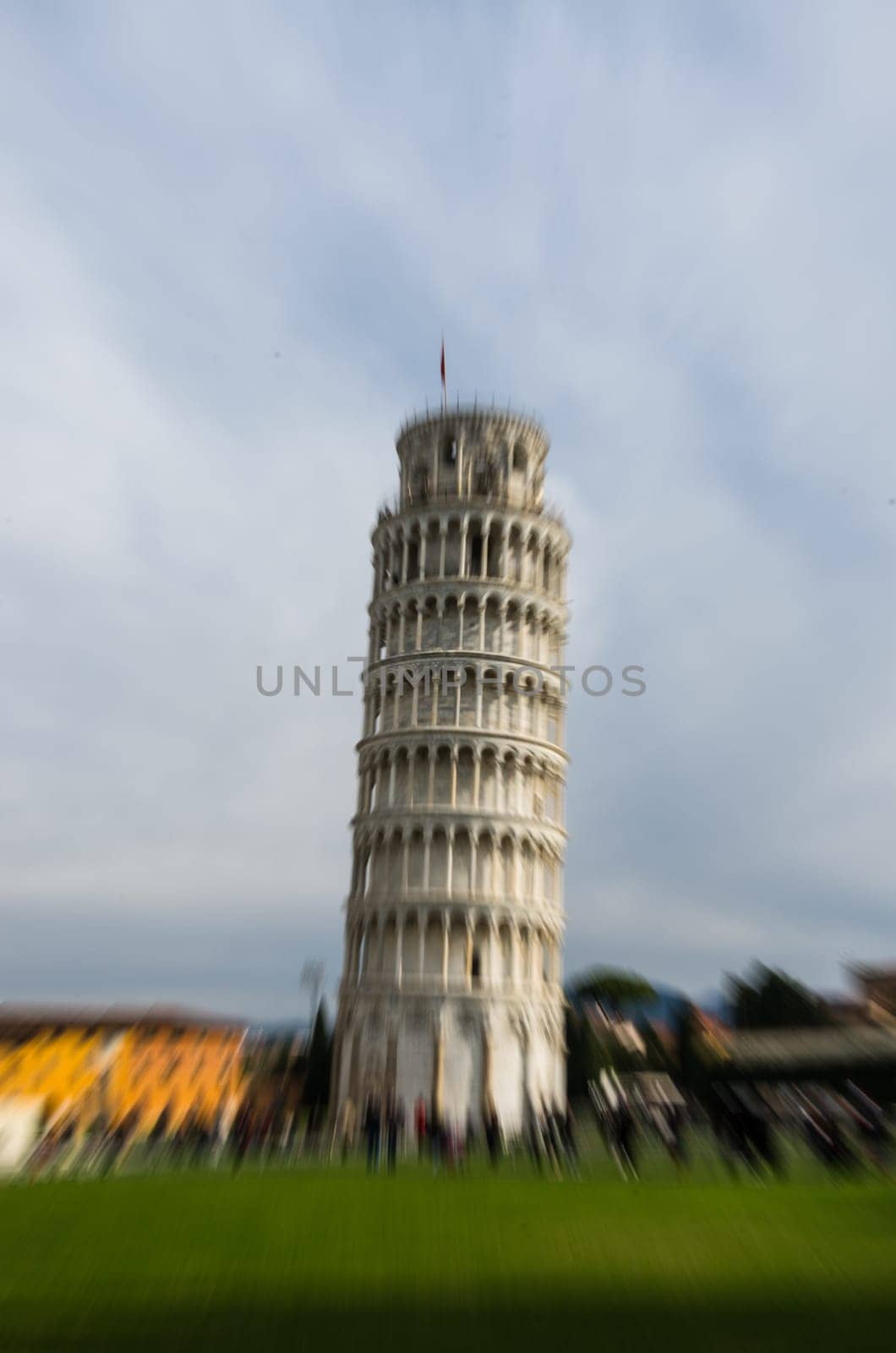 The Magnificient ensemble of Miracle's Place at Pisa