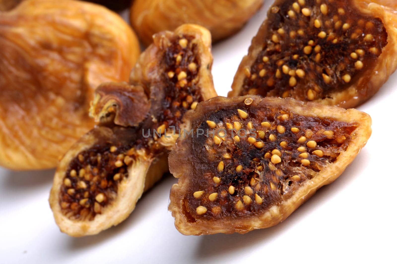 fig fruit, whole, halves