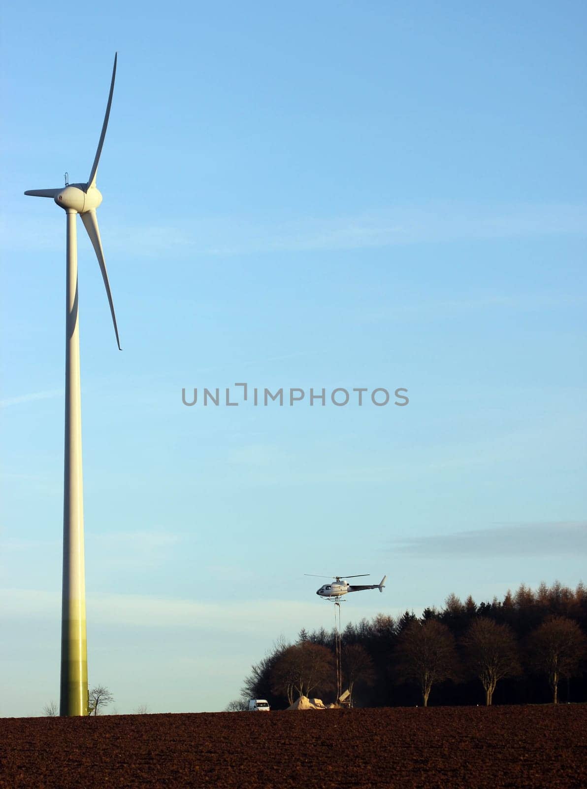 Loading a helicopter for forest liming