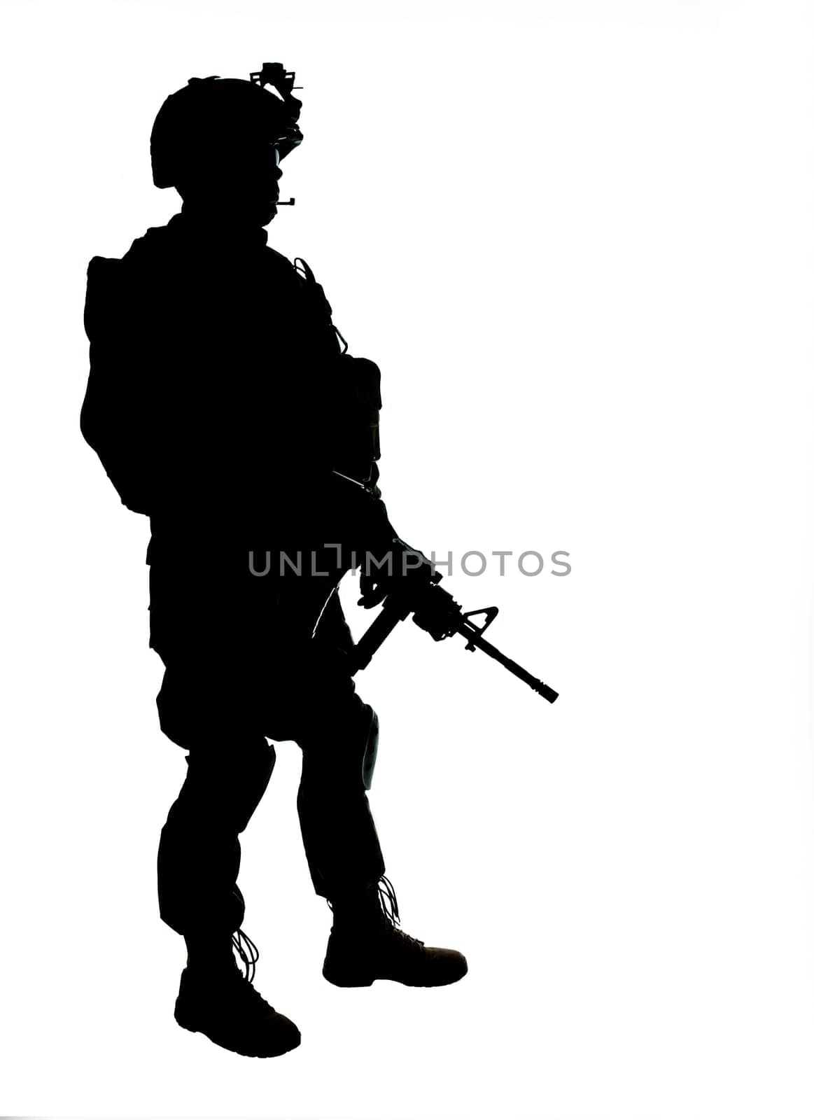 Silhouette of US soldier with rifle
