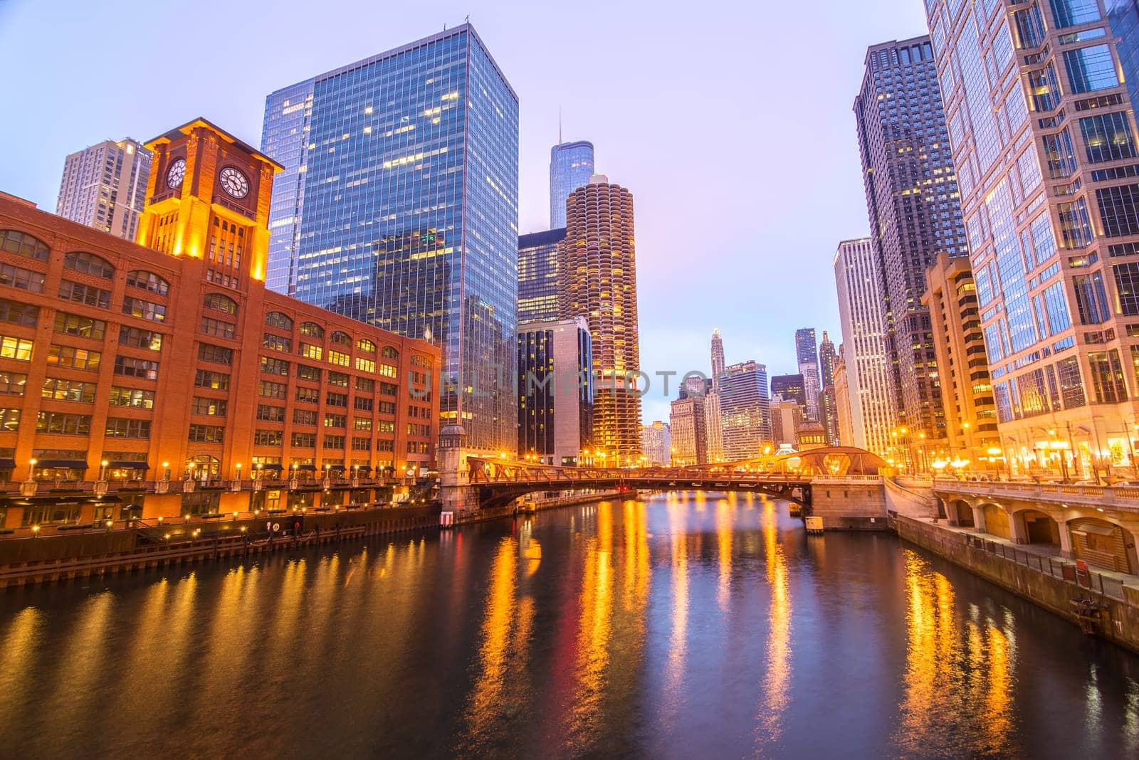 View of skyscrapers in downtown Chicago on either side of the Chicago River