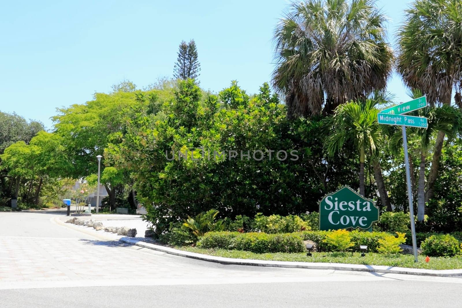 SIESTA KEY, FLORIDA - MAY 9, 2013