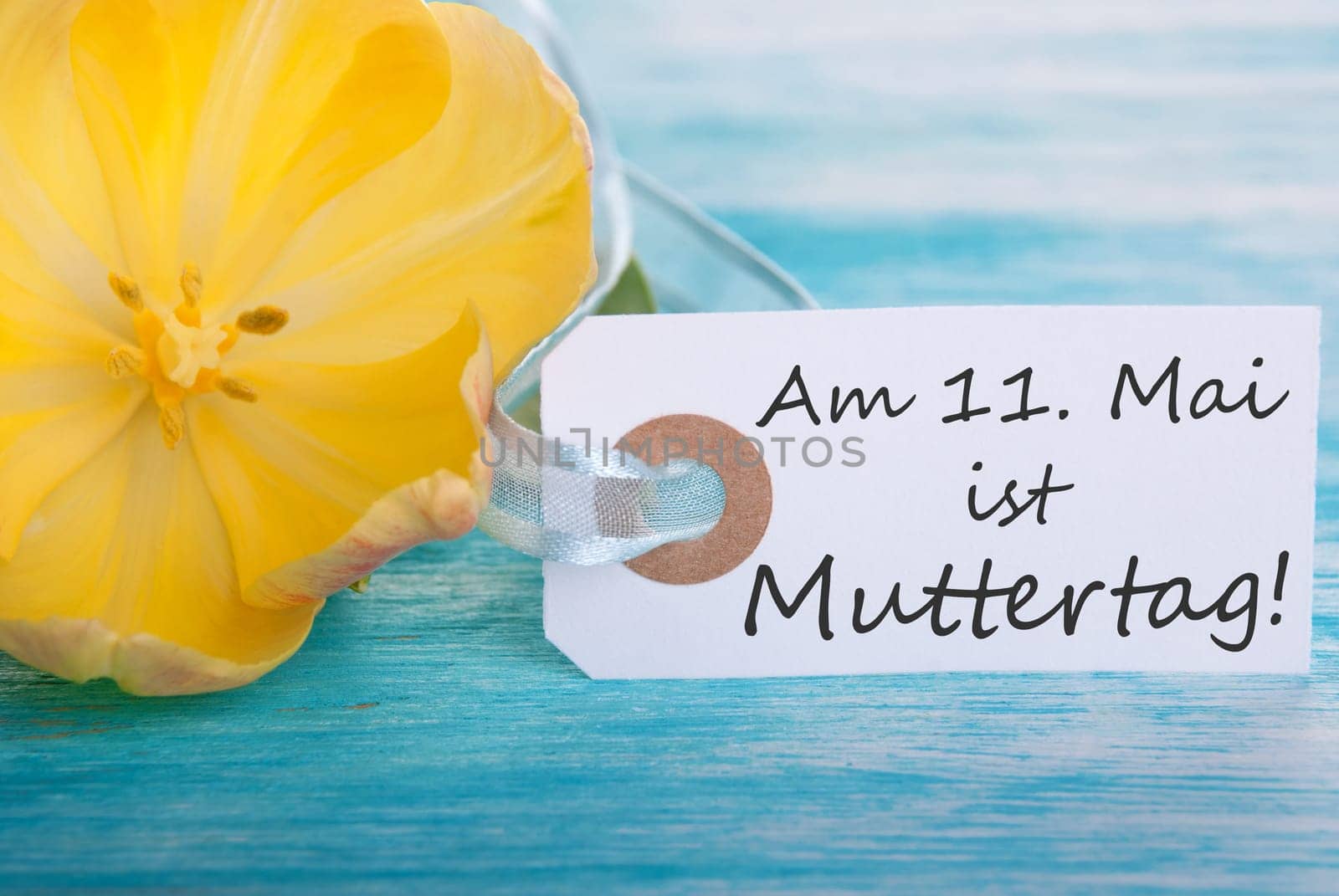 Label with the German Words Am 11. Mai ist Muttertag which means its Mothers Day on May 11th
