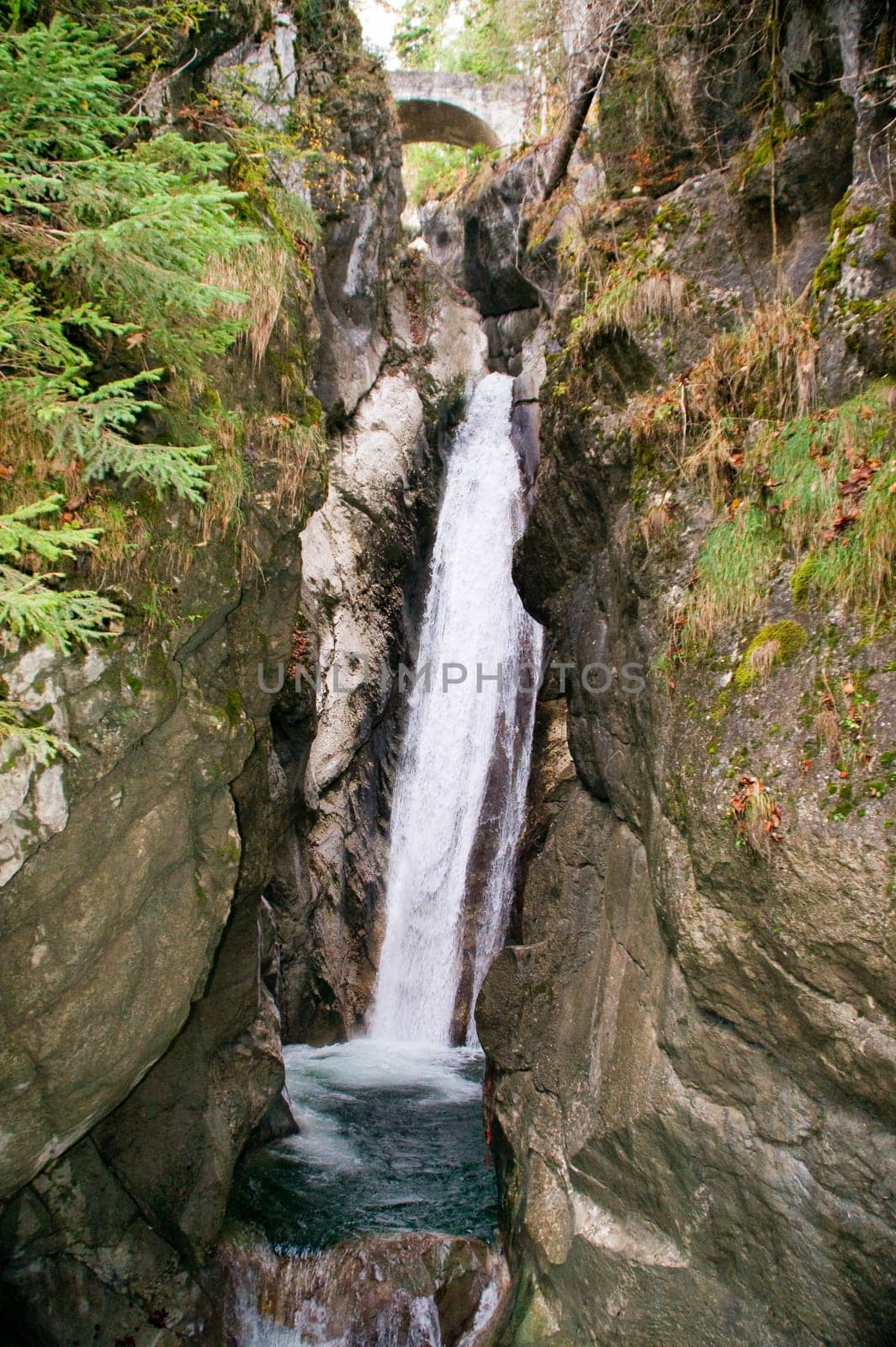 waterfall,catchment basin,Tatzelwurm,Bayrischzell,mountains,rocks,river,spray,autumn