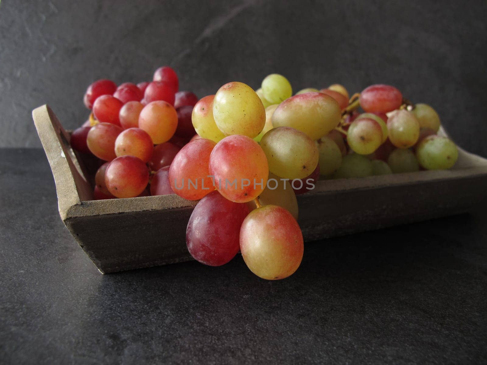 Still life with red grapes