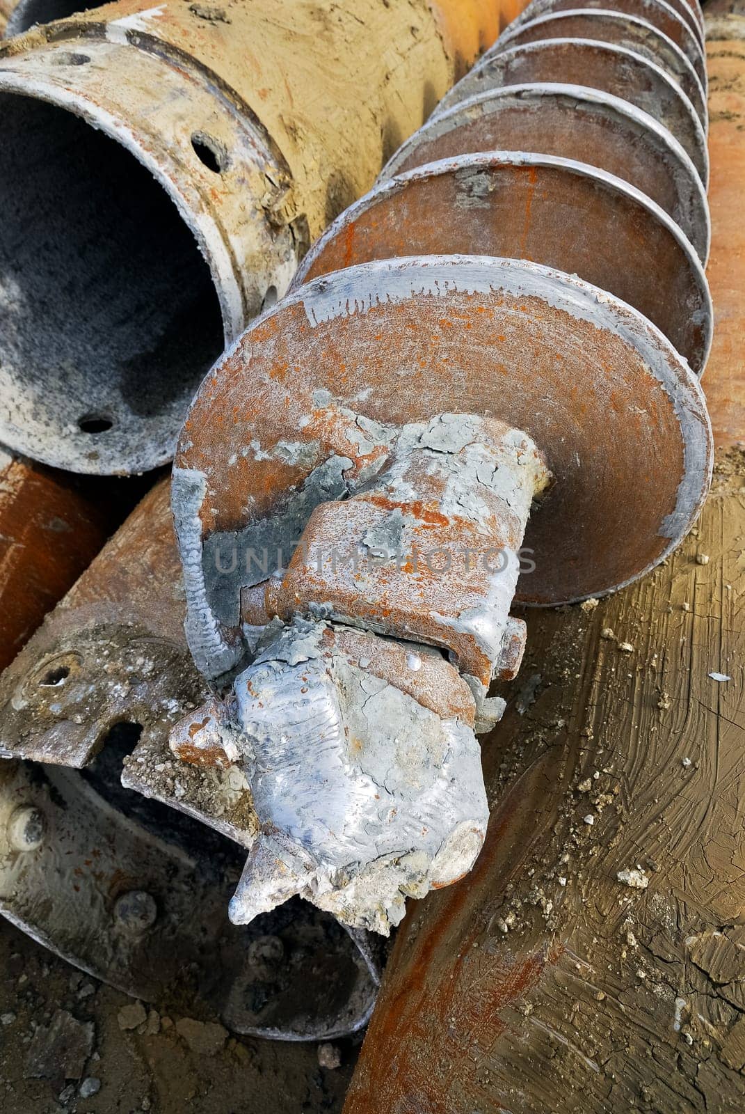 Tip of an auger