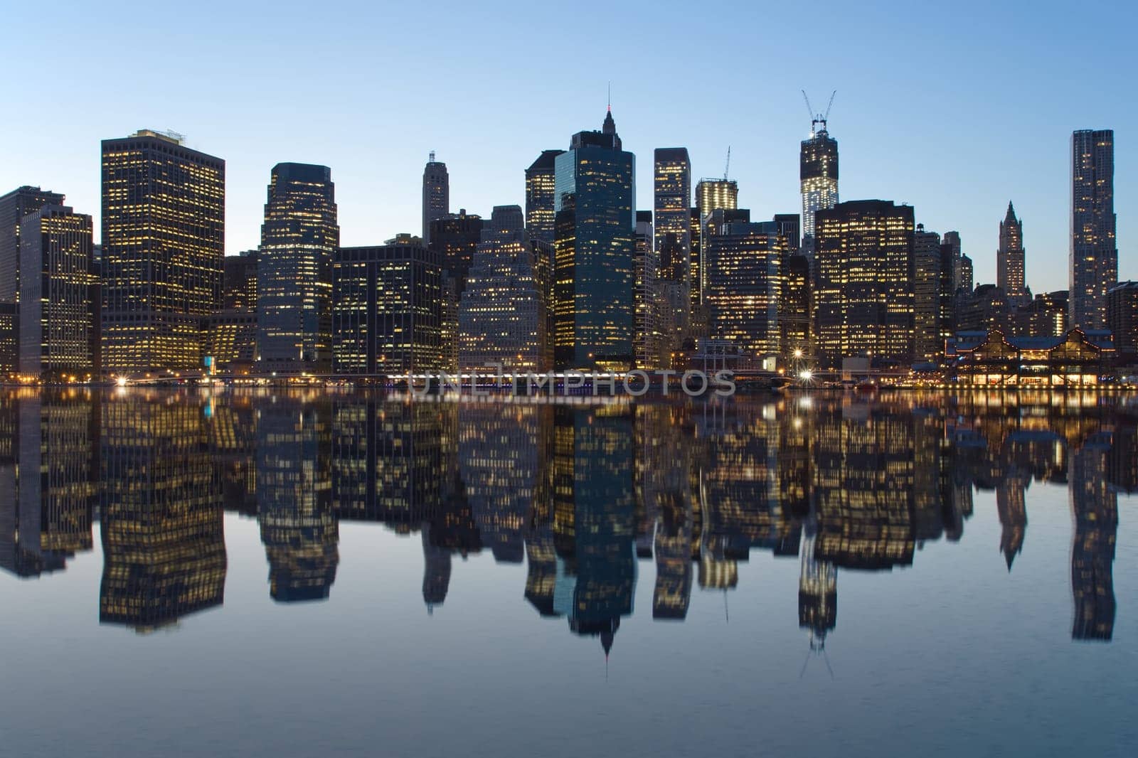 Lower Manhattan. Reflection. New York City, USA)