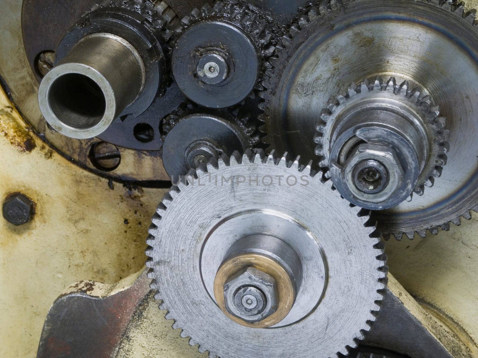 Close-up of the gearbox of a lathe