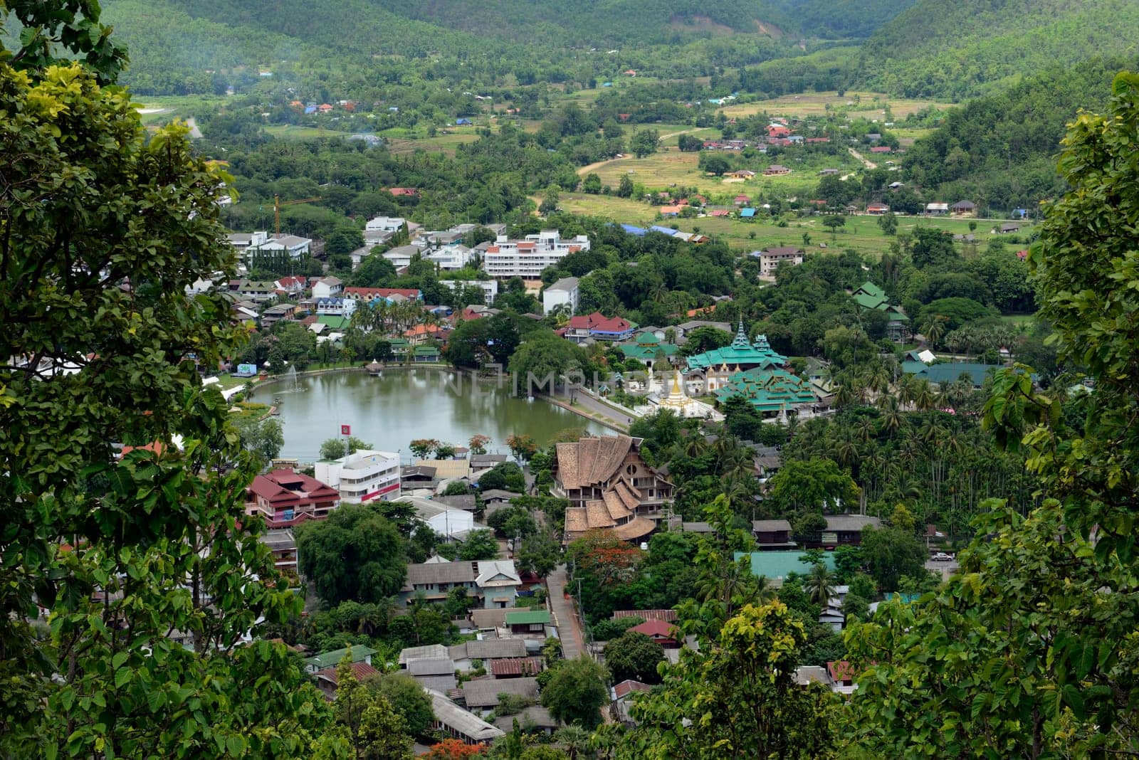 Die Landschaft mit der Bergstrasse zwischen Mae Hong on und pai in der Bergregion von Mae Hong Son im norden von Thailand in Suedostasien.