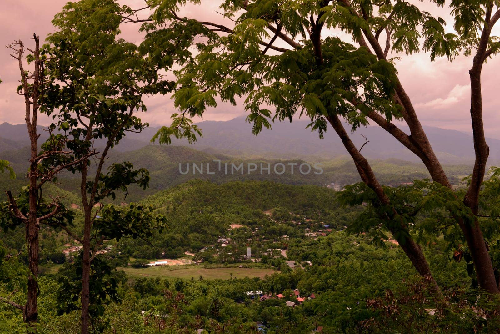 Die Landschaft mit der Bergstrasse zwischen Mae Hong on und pai in der Bergregion von Mae Hong Son im norden von Thailand in Suedostasien.