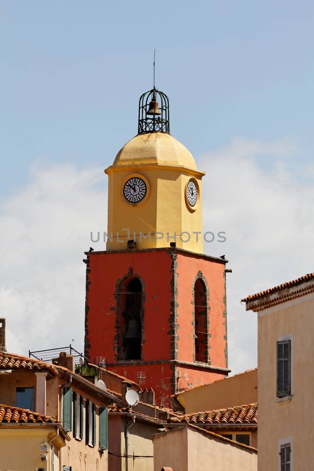 St-Tropez,Pfarrkirche,Eglise paroissiale Notre-Dame-de-l'Assomption aus dem 16. Jahrhundert,Cote d'Azur - Saint Tropez,parish church,Eglise paroissiale Notre-Dame-de-l'Assomption from the 16th century,Cote d'Azur,Southern France