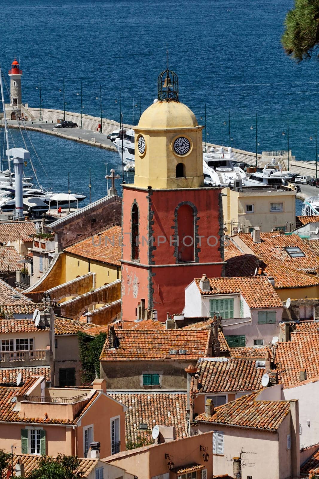 St-Tropez,view of the Golfe de St-Tropez with parish church,Cote d'Azur - Saint Tropez,look on Gulf of St Tropez with parish church,Cote d'Azur,Southern France