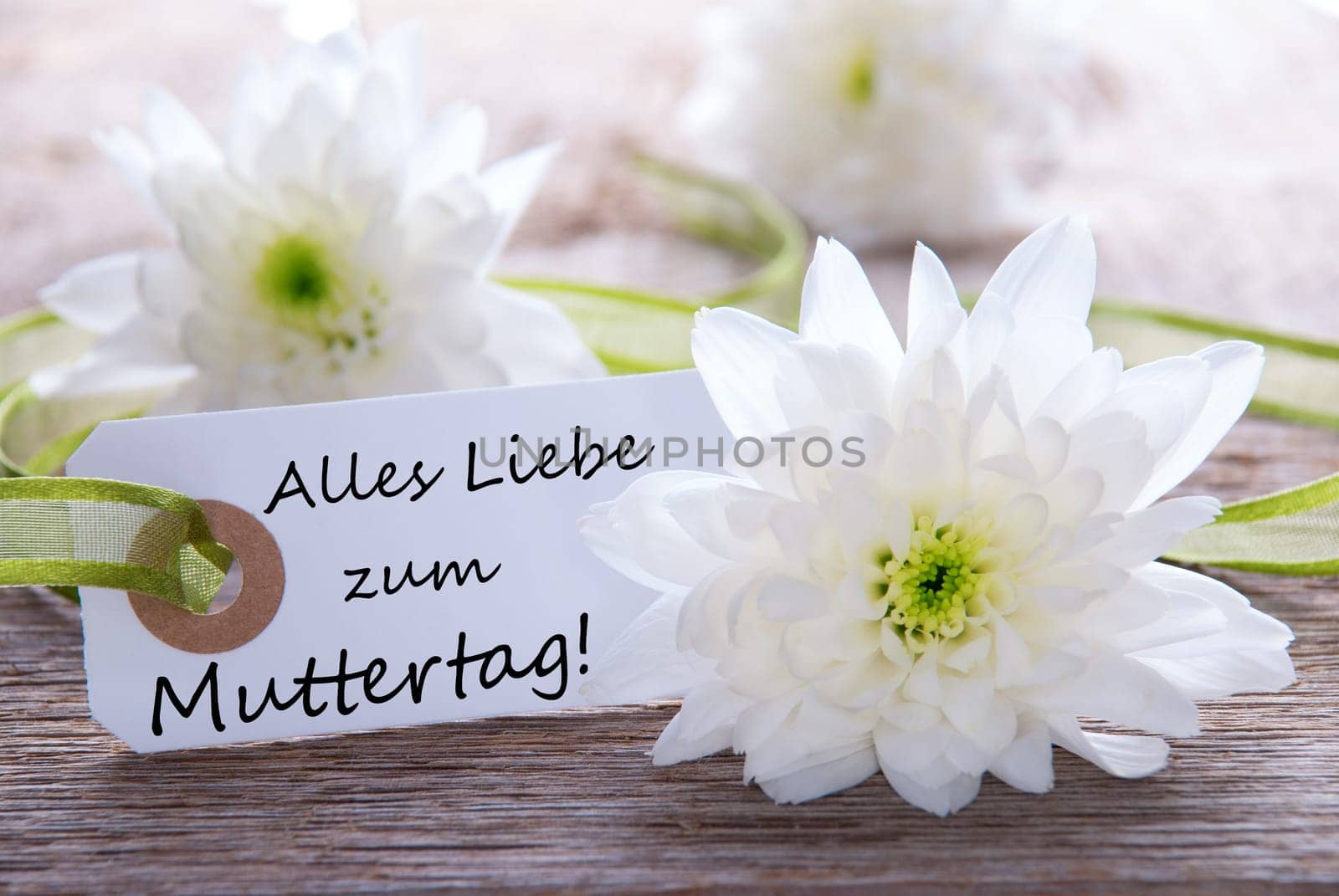 White Label with the German Words Alles Liebe Zum Muttertag which means Happy Mothers Day