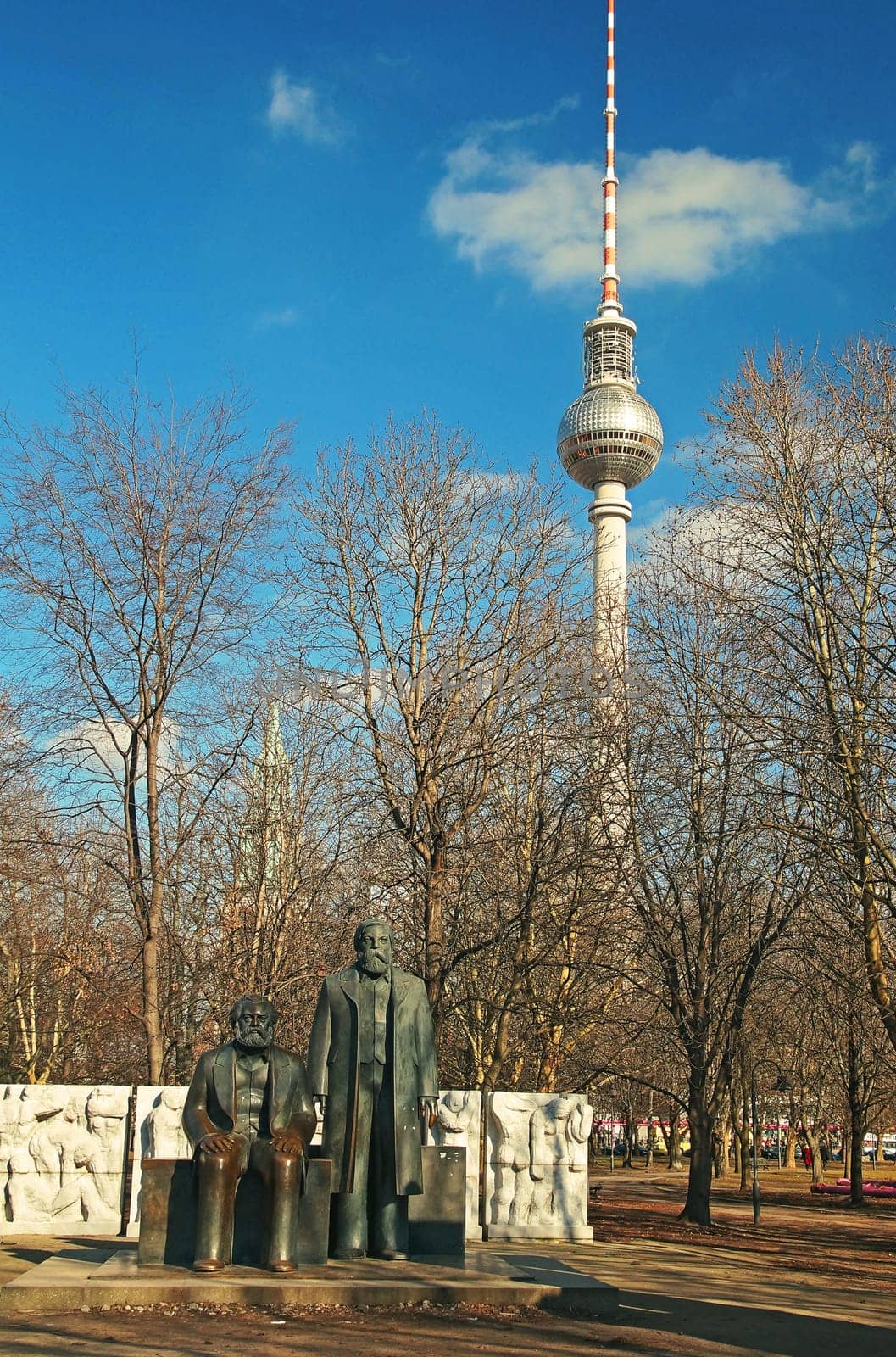 Marx-Engels-Denkmal Deutschland Berlin / Marx-Engels-Monument Germany Berlin