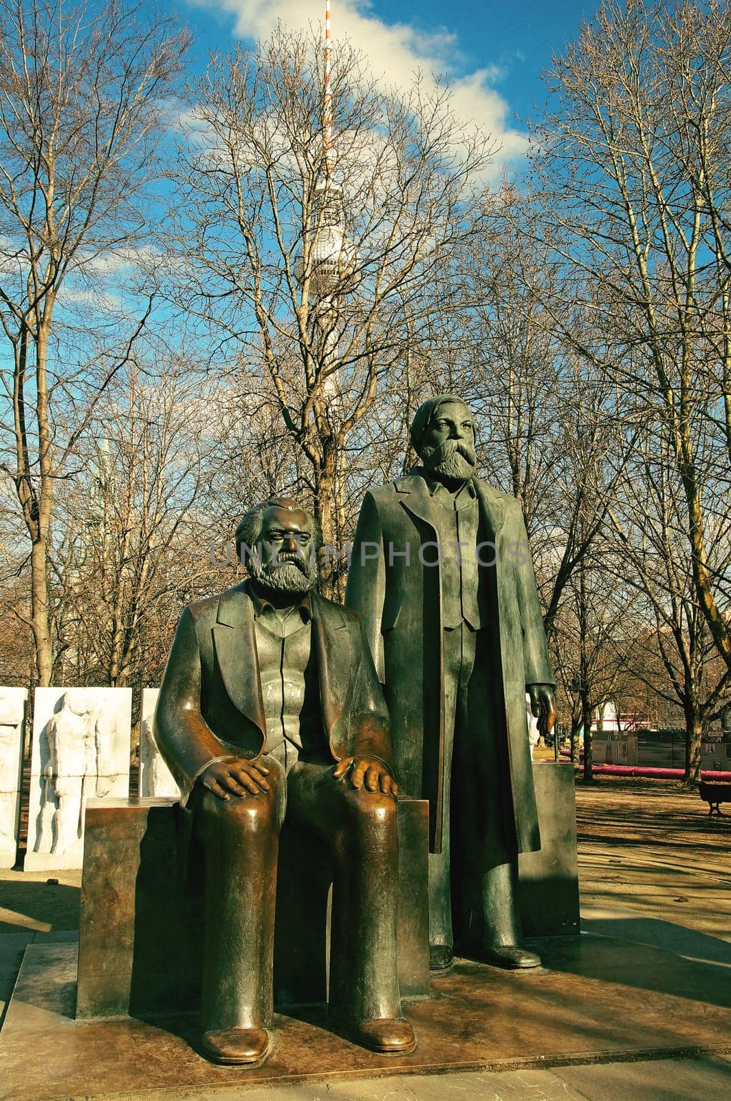 Marx-Engels-Denkmal Deutschland Berlin / Marx-Engels-Monument Germany Berlin