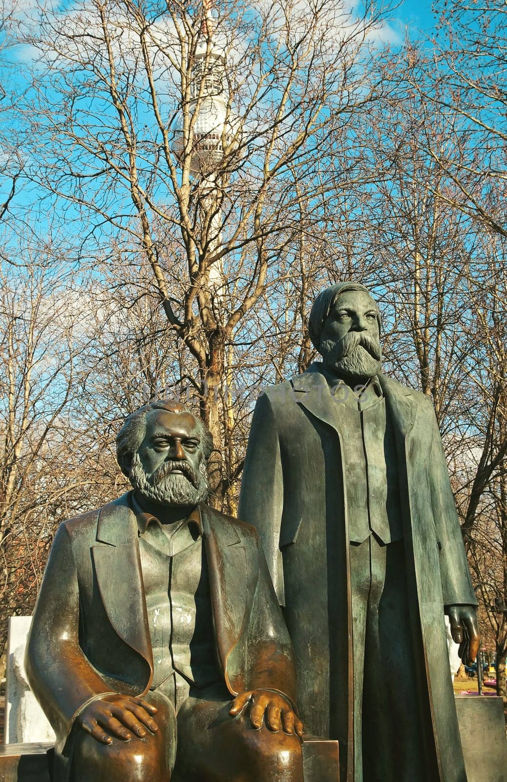 Marx-Engels-Denkmal Deutschland Berlin / Marx-Engels-Monument Germany Berlin