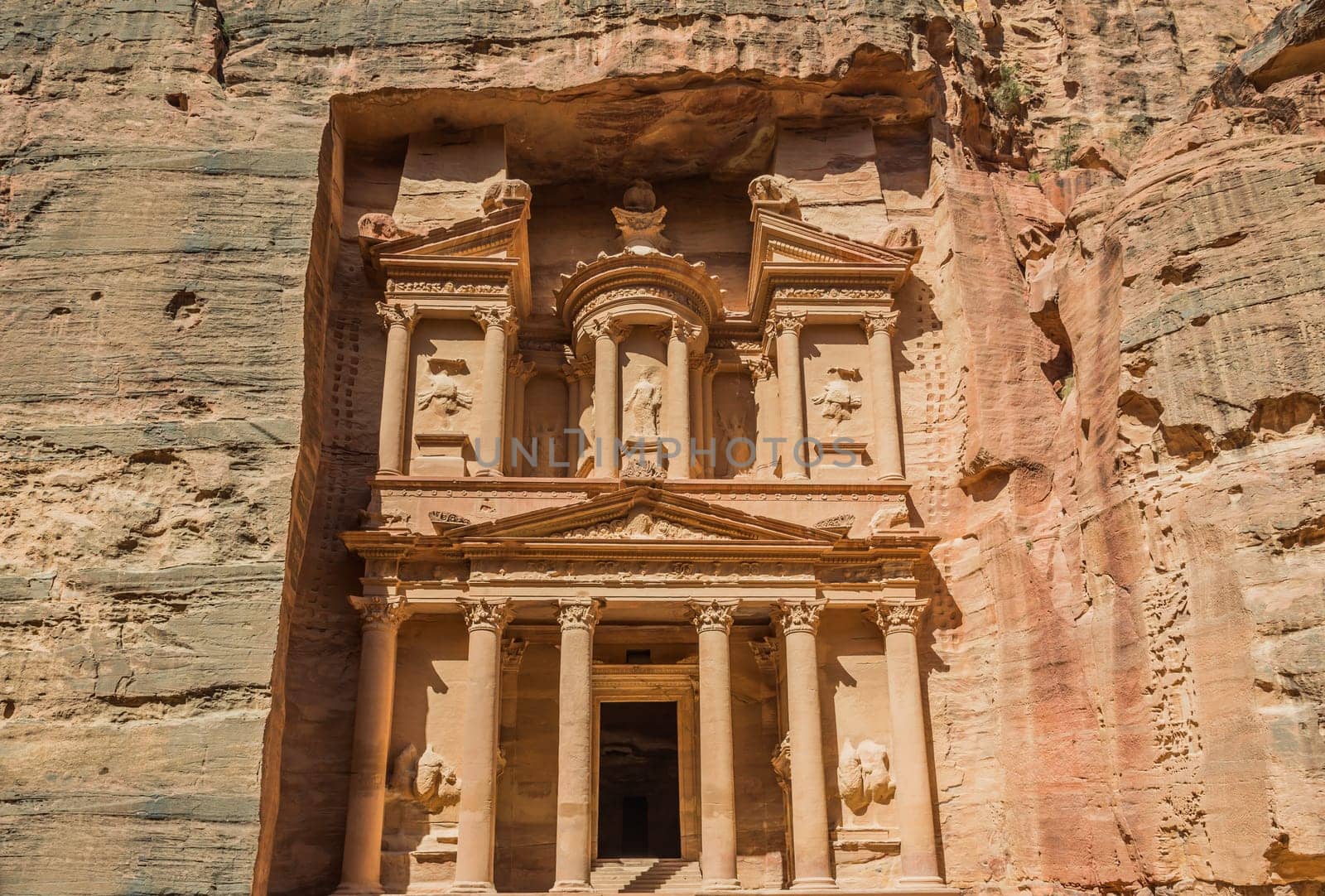 Al Khazneh or The Treasury in nabatean petra jordan middle east