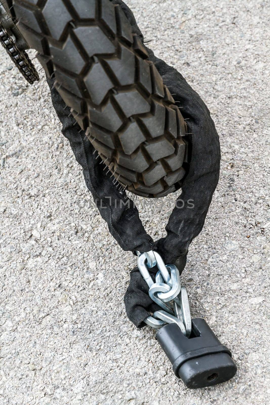 chain and padlock security wheel motorcycle, anti-theft system