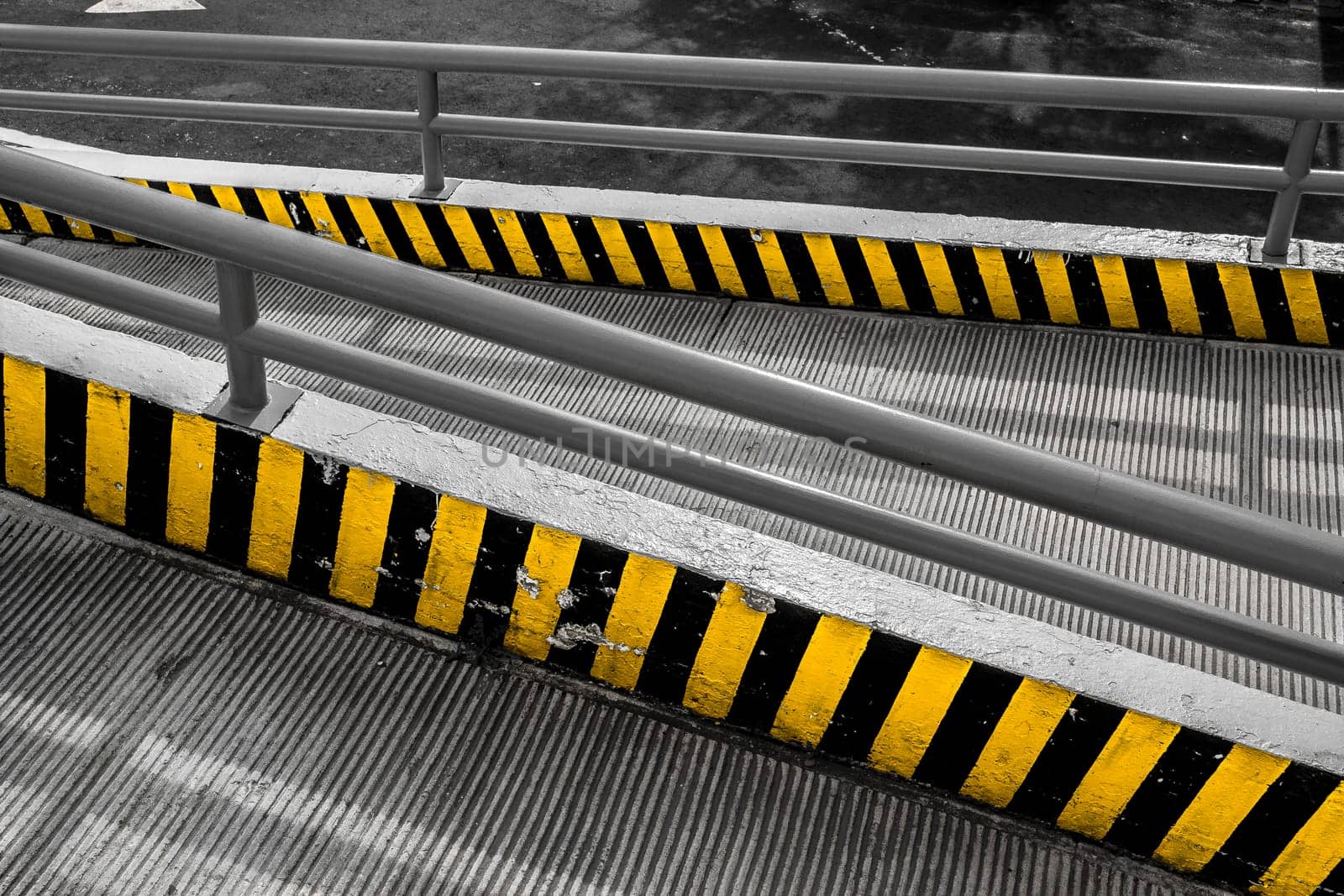 Commercial shop ramp in black and white and yellow
