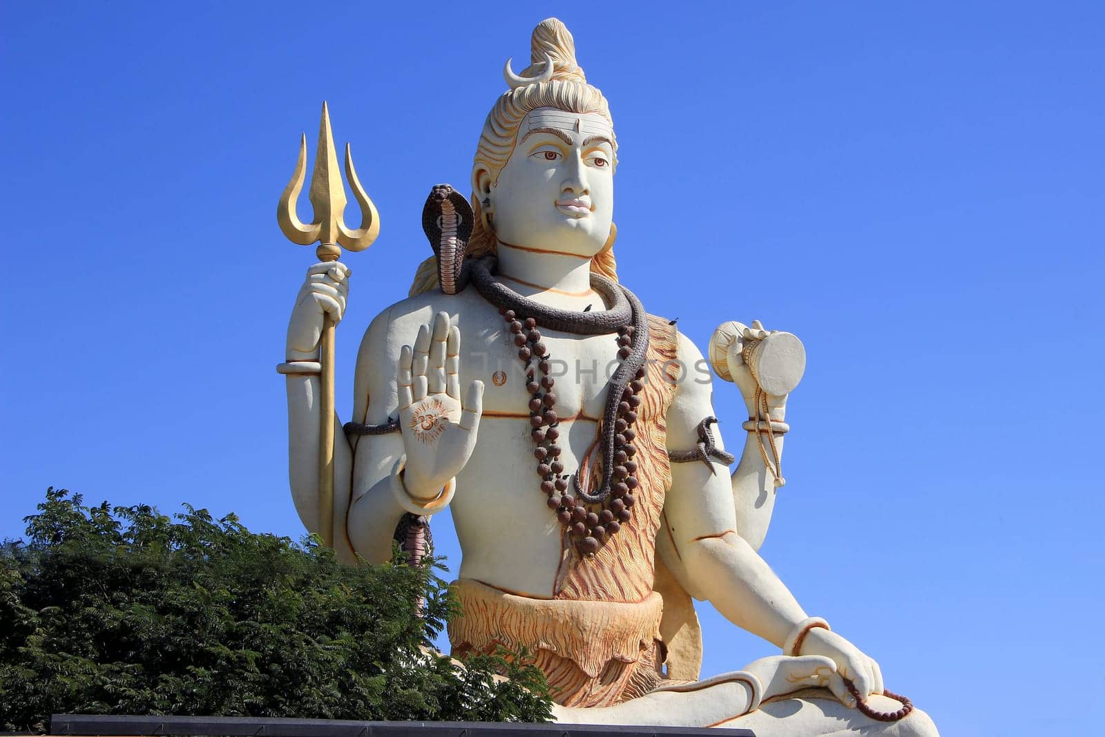 Lord Shiva in calm, sitting posture at Naganatha (Jyothirlinga) Temple near Dwaraka, Gujarath, India, Asia