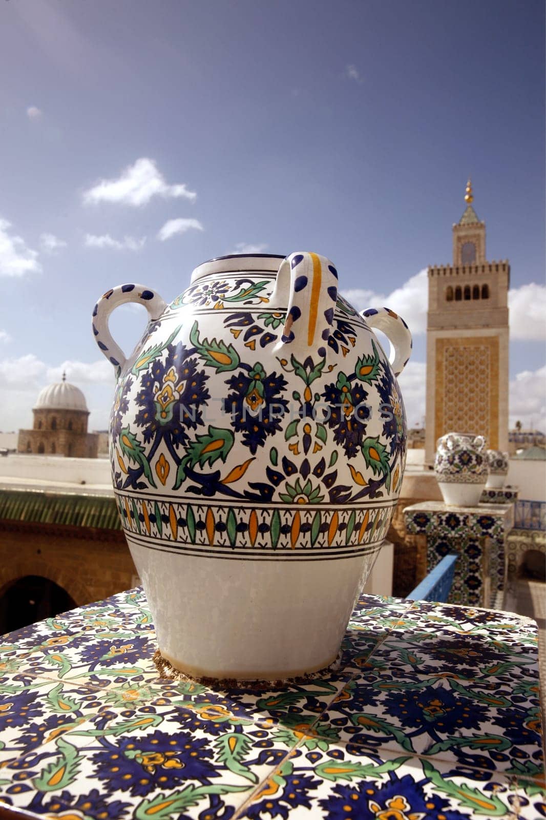 Africa,North Africa,Tunisia,Tunis.The Grand Mosque Zaytouna from a roof terrace in the medina or old town of the Tunisian capital Tunis. ......