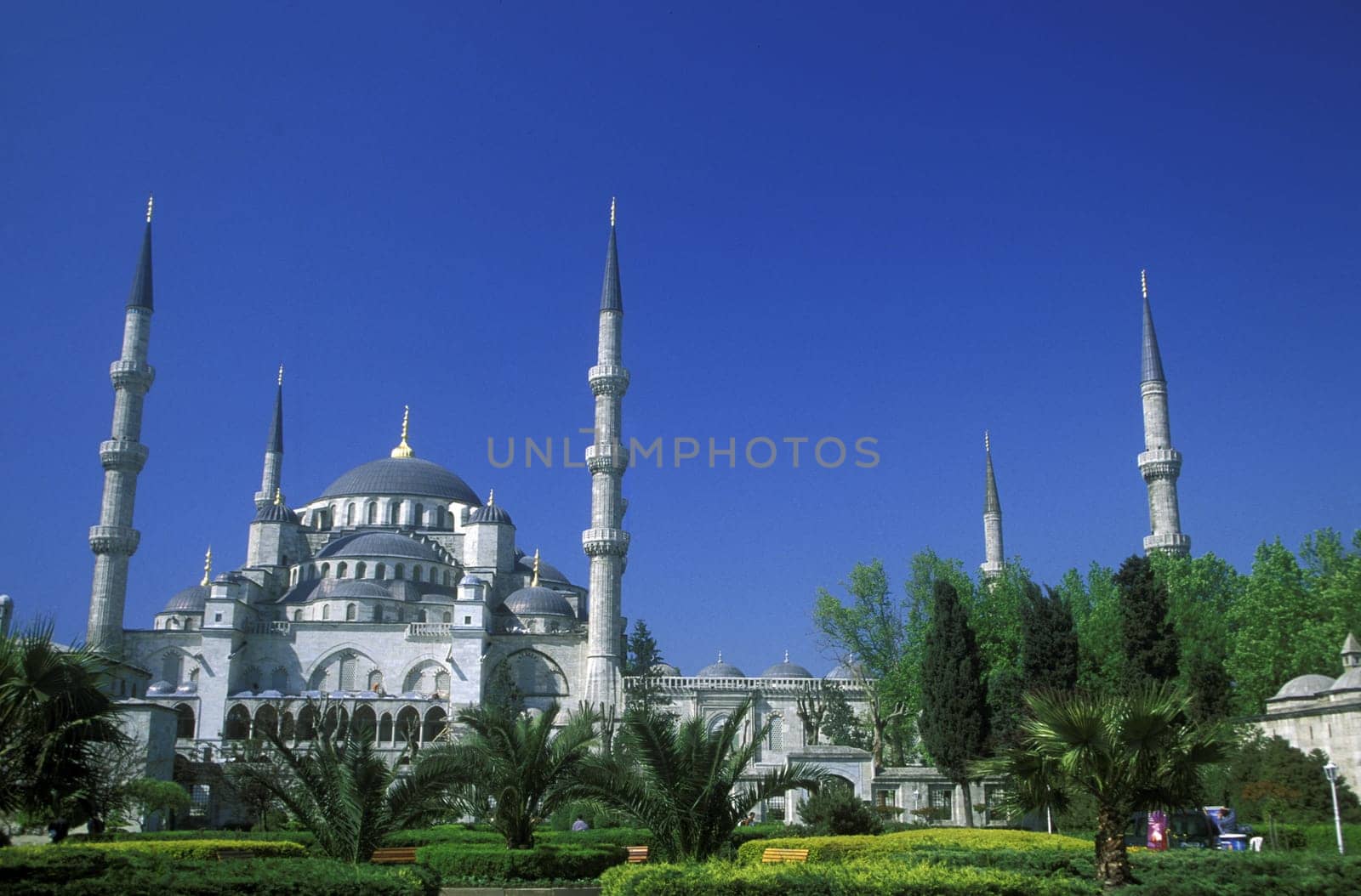 The Blue Mosque in the Sulranahmet district of Istanbul in the Tuerkey.